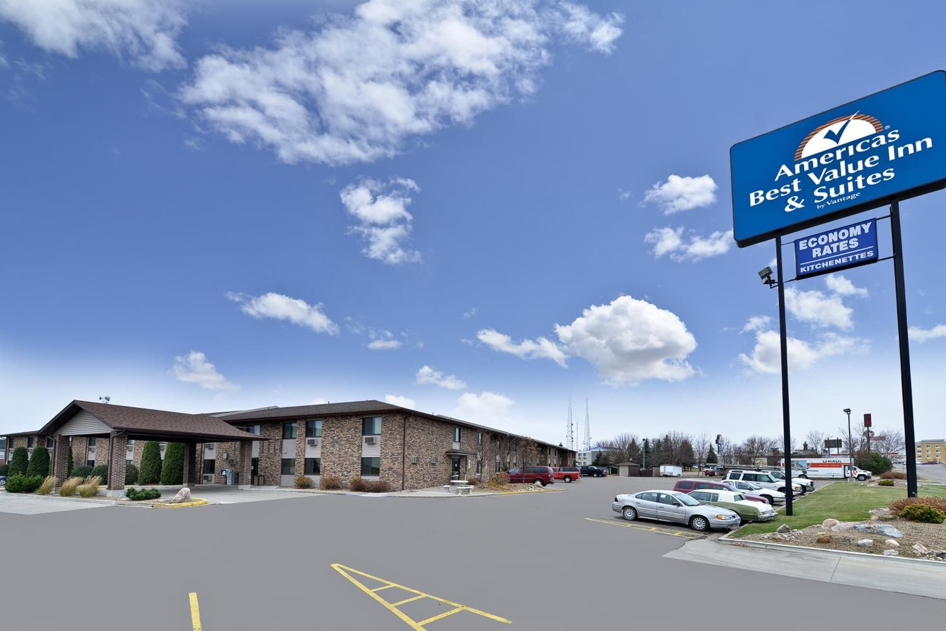 Americas Best Value Inn and Suites Bismarck — hotel in Bismarck, North Dakota