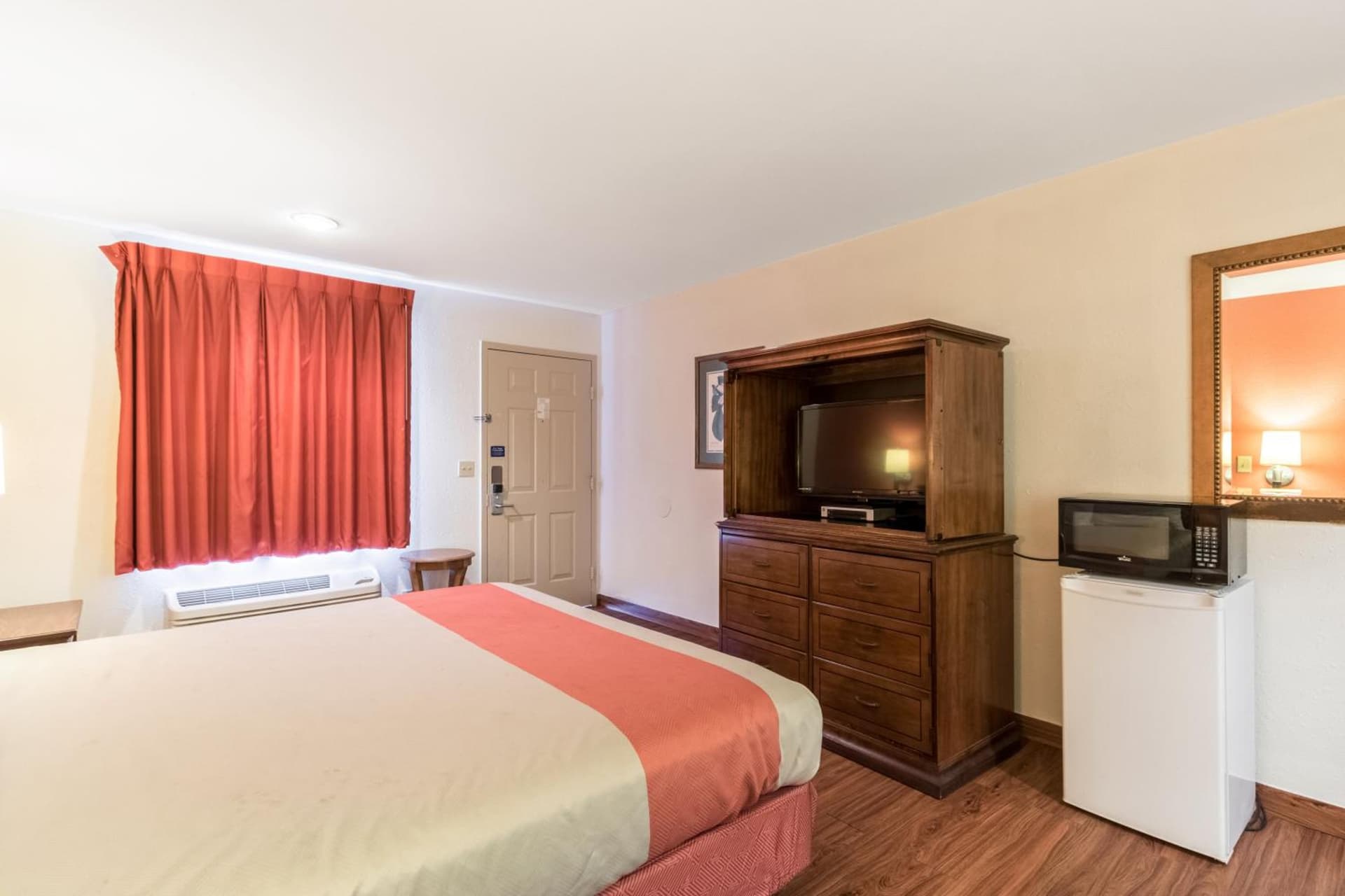 Motel 6-Pooler, GA - Savannah Airport interior in Savannah, GA — gallery photo 2