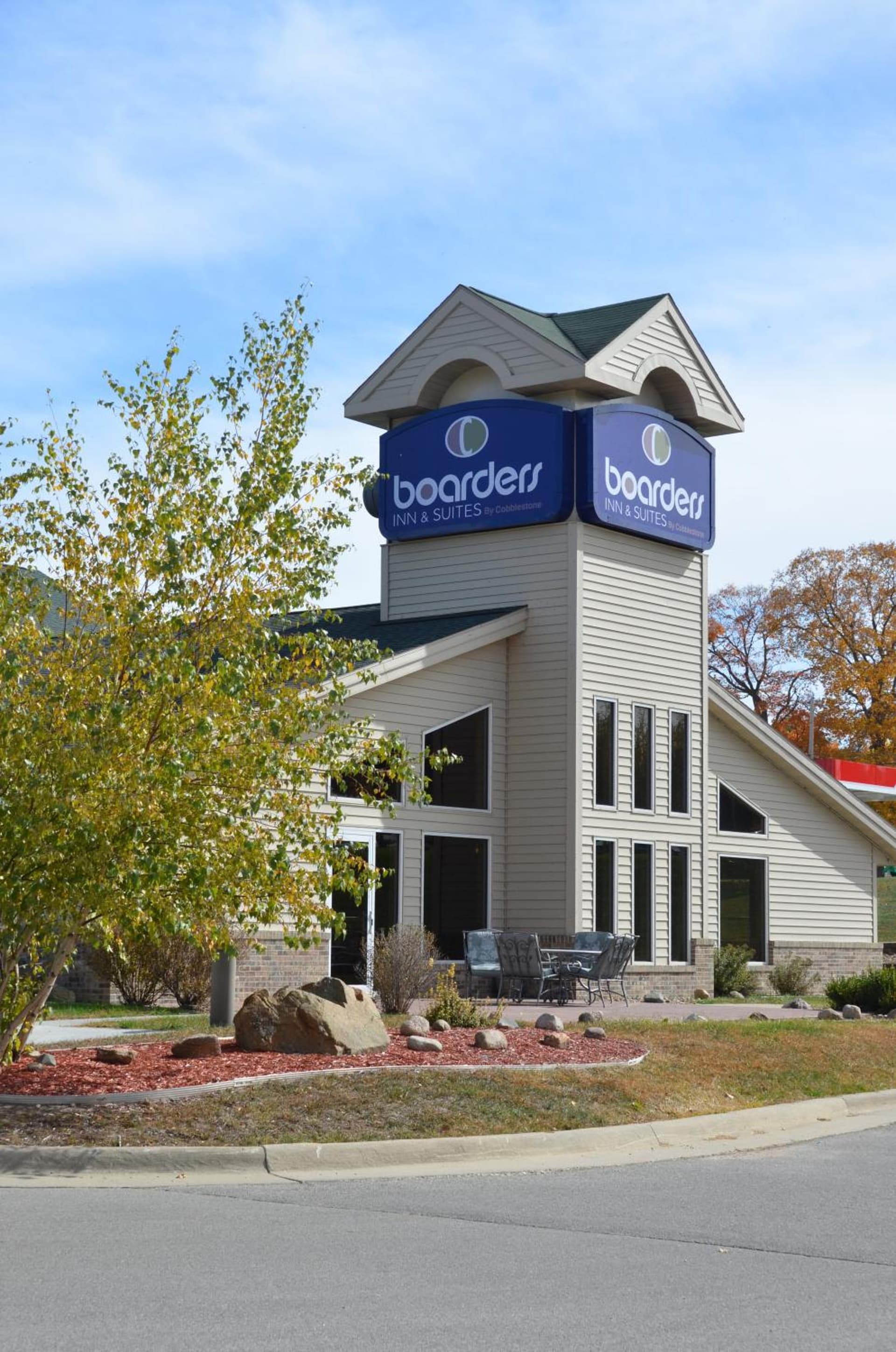 Boarders Inn and Suites by Cobblestone Hotels - Fayette featured exterior or lobby in Fayette, IA — similar hotel