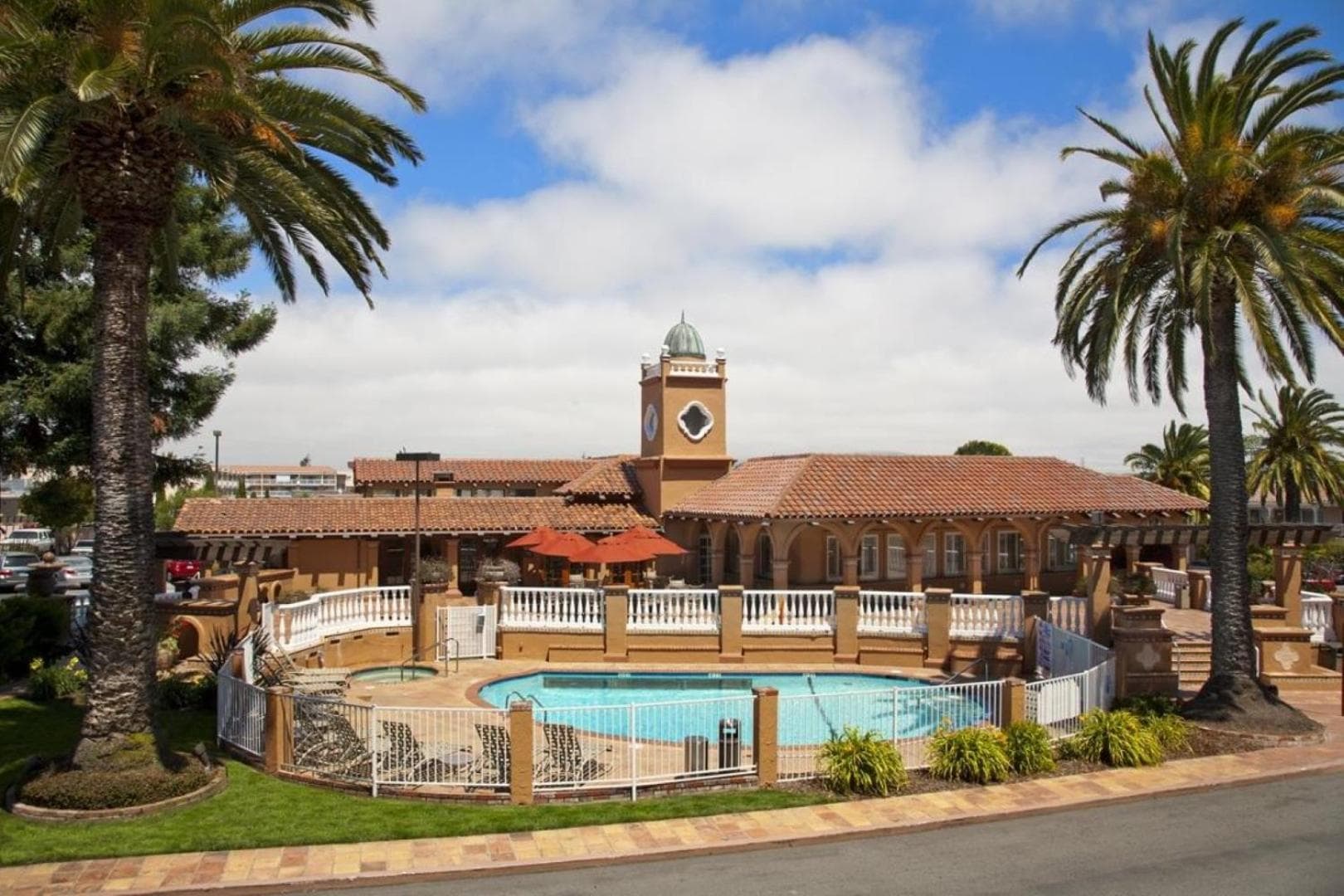 SFO El Rancho Inn SureStay Collection by Best Western interior in Millbrae, CA — gallery photo 2