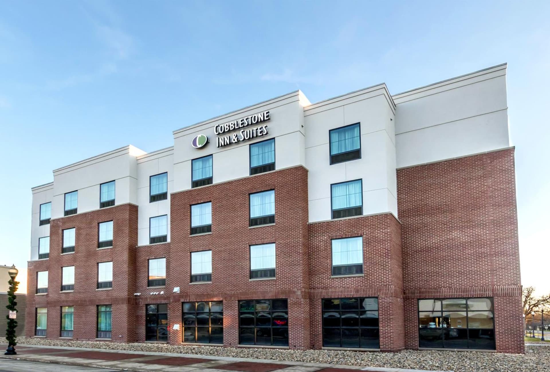 Cobblestone Inn & Suites - Waverly featured exterior or lobby in Waverly, IA — similar hotel
