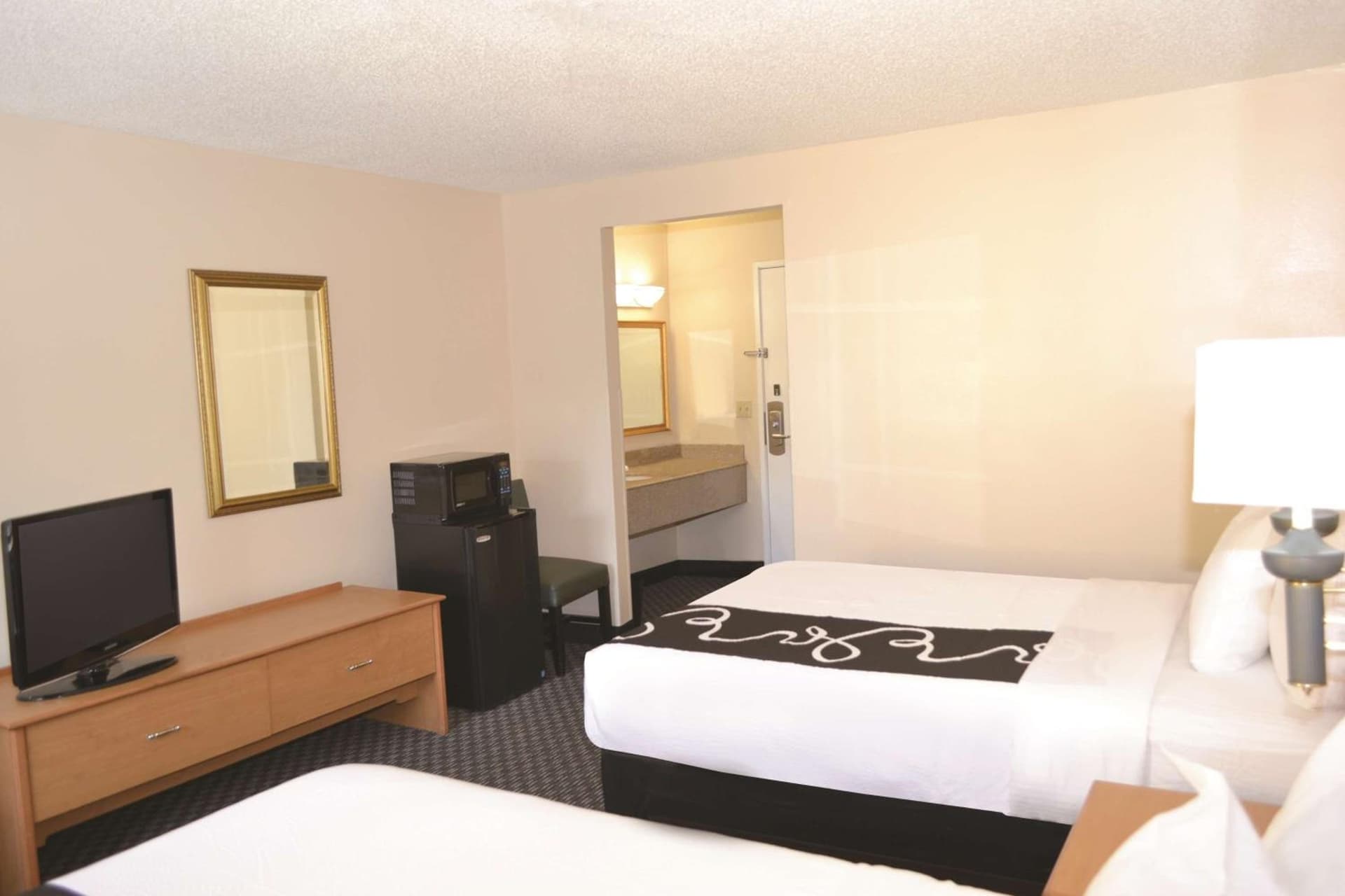 La Quinta by Wyndham Tampa Fairgrounds - Casino gallery photo in Tampa, FL — image 10