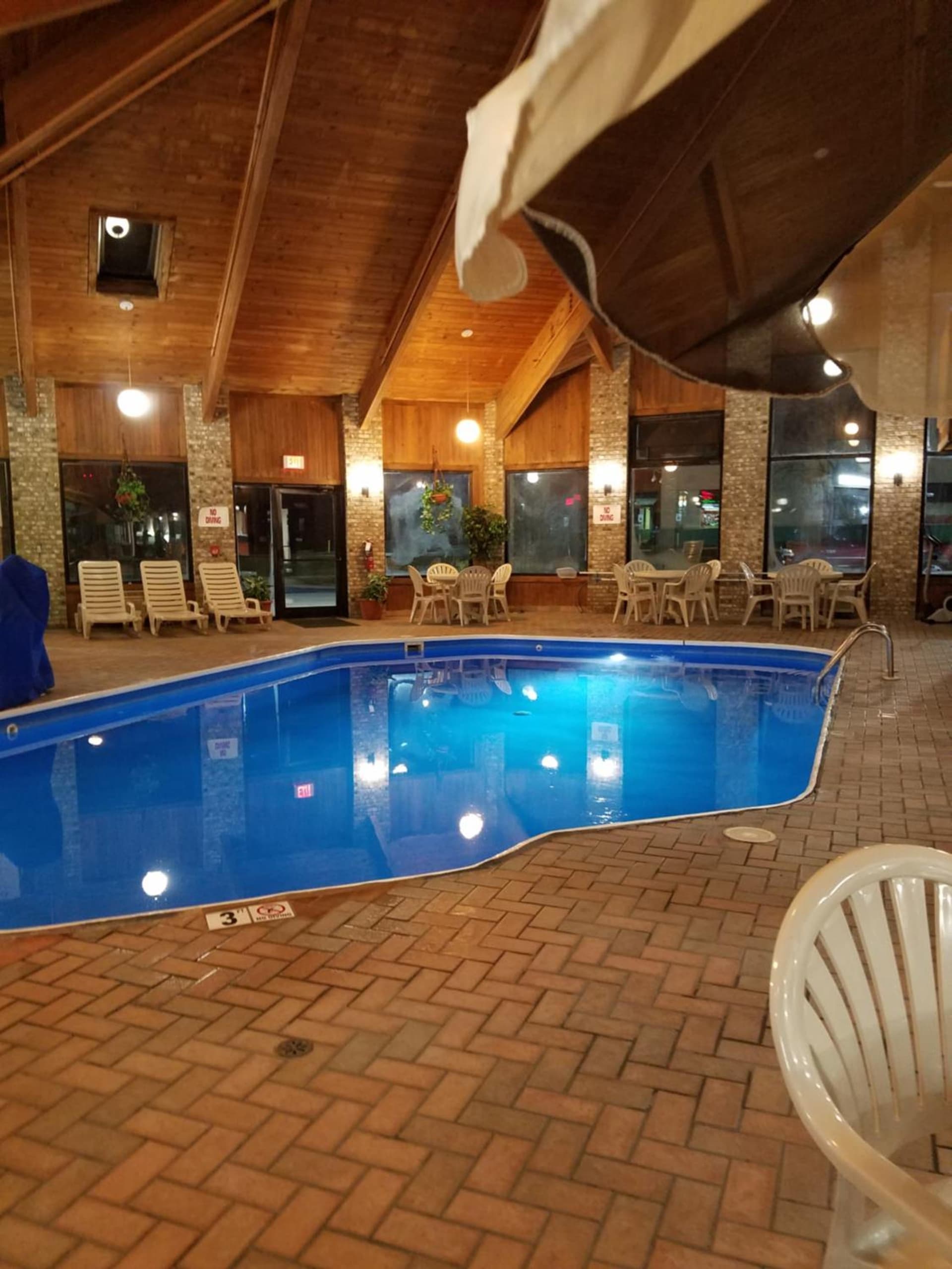 Baymont by Wyndham Washington Court House interior in Jeffersonville, OH — gallery photo 2