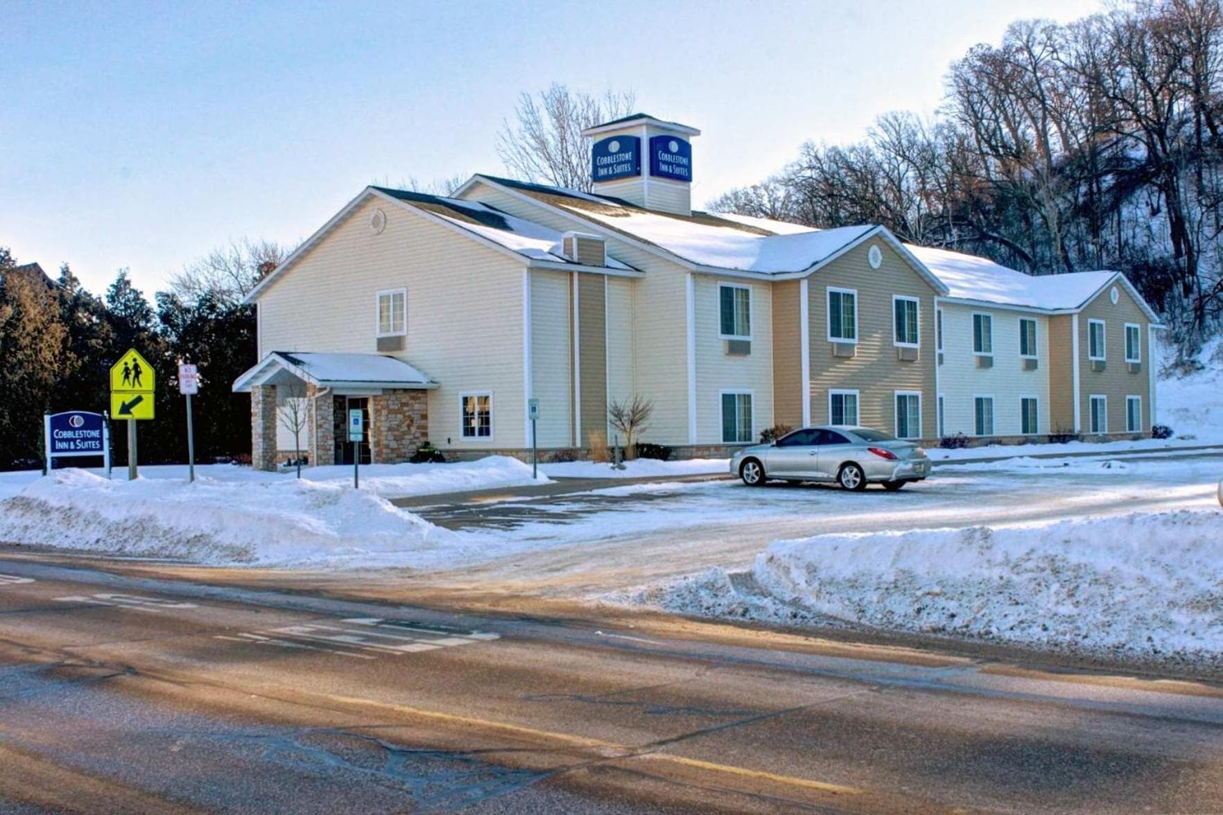 Cobblestone Inn & Suites - Durand featured exterior or lobby in Durand, WI — similar hotel