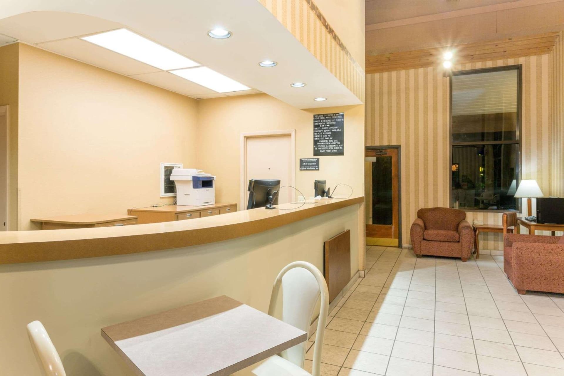 Super 8 by Wyndham Riviera Beach West Palm Beach interior in Riviera Beach, FL — gallery photo 2