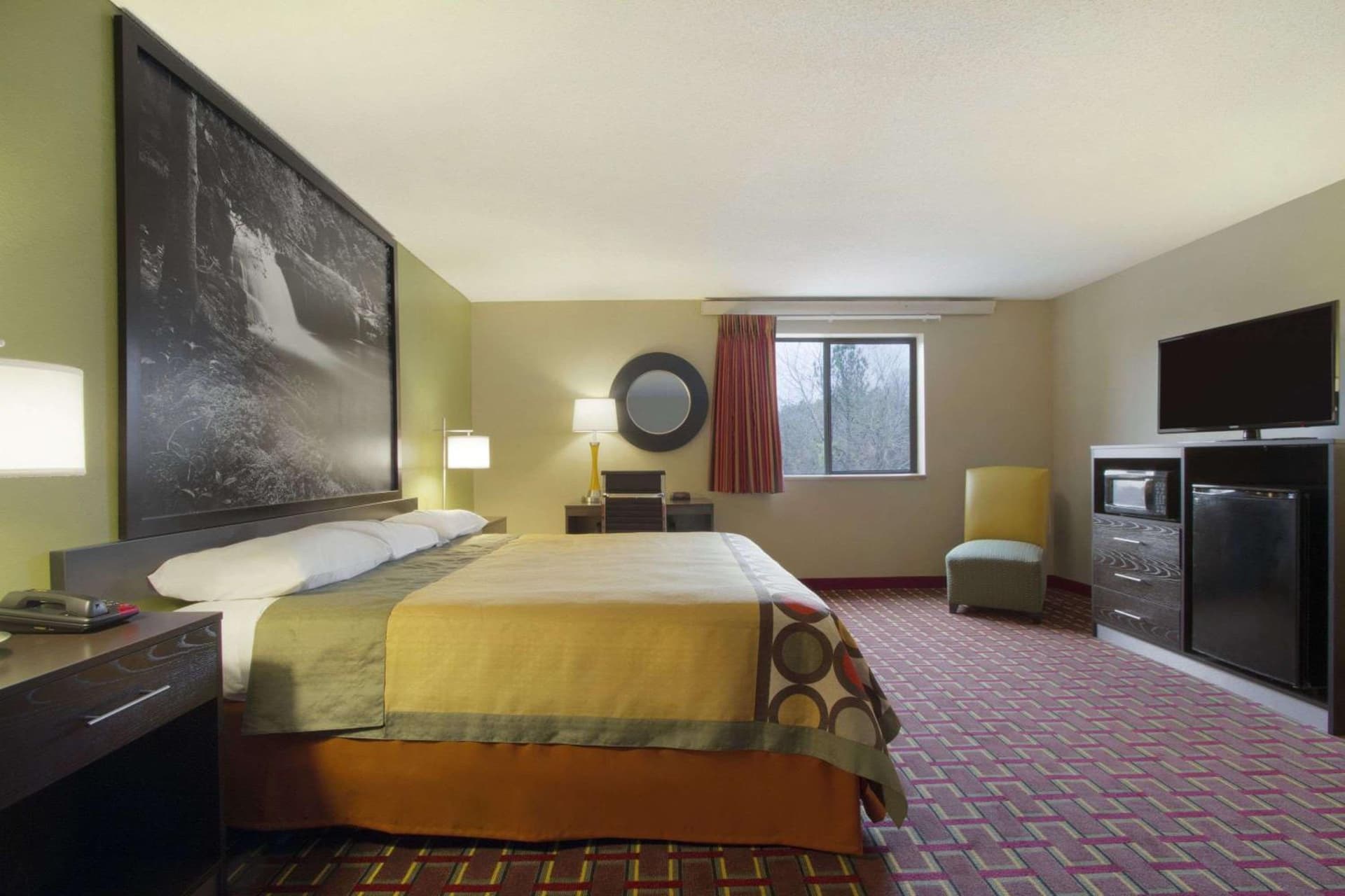 Super 8 by Wyndham Homewood Birmingham Area gallery photo in Birmingham, AL — image 43