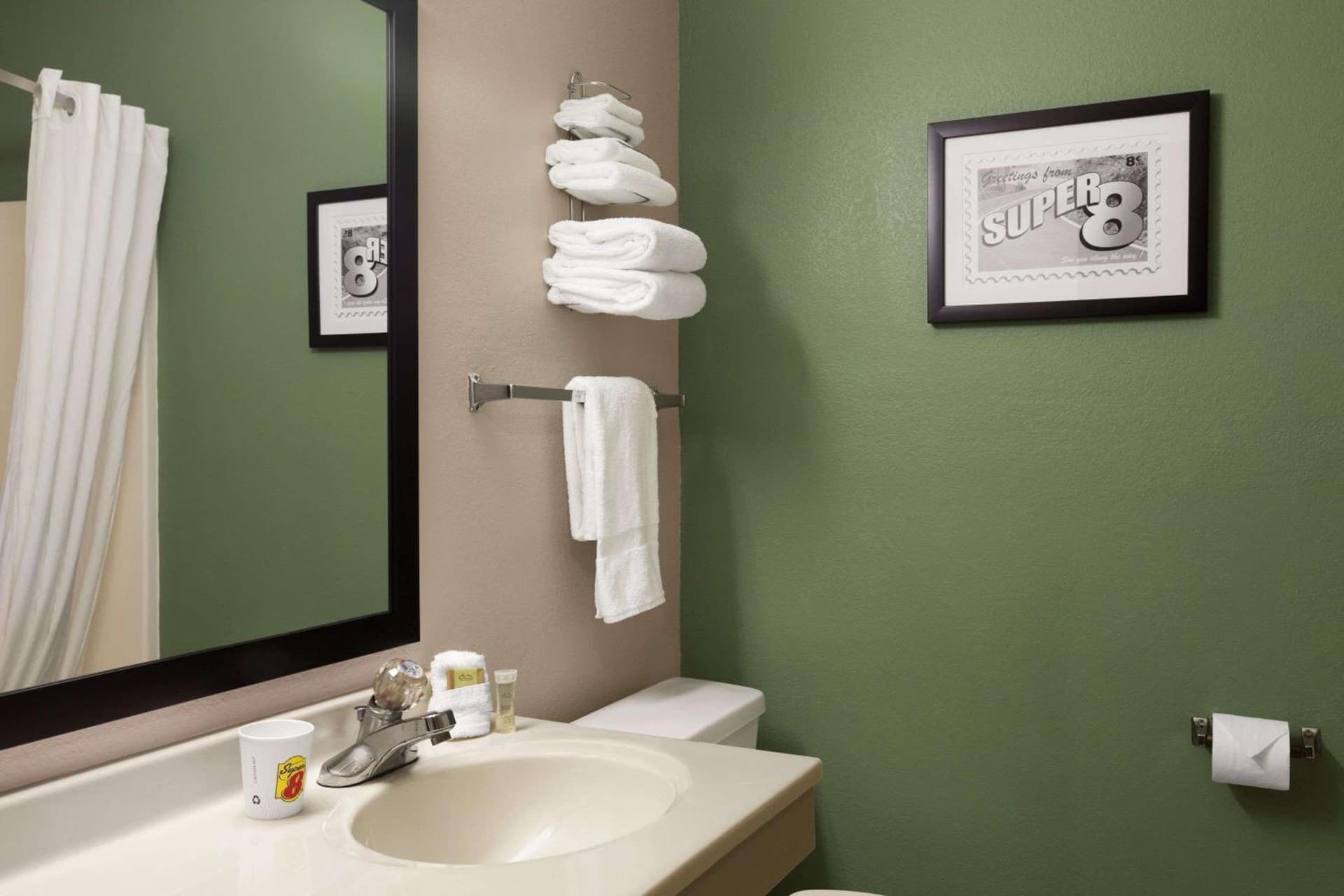 Super 8 by Wyndham Batesville property views in Batesville, AR — gallery photo 3