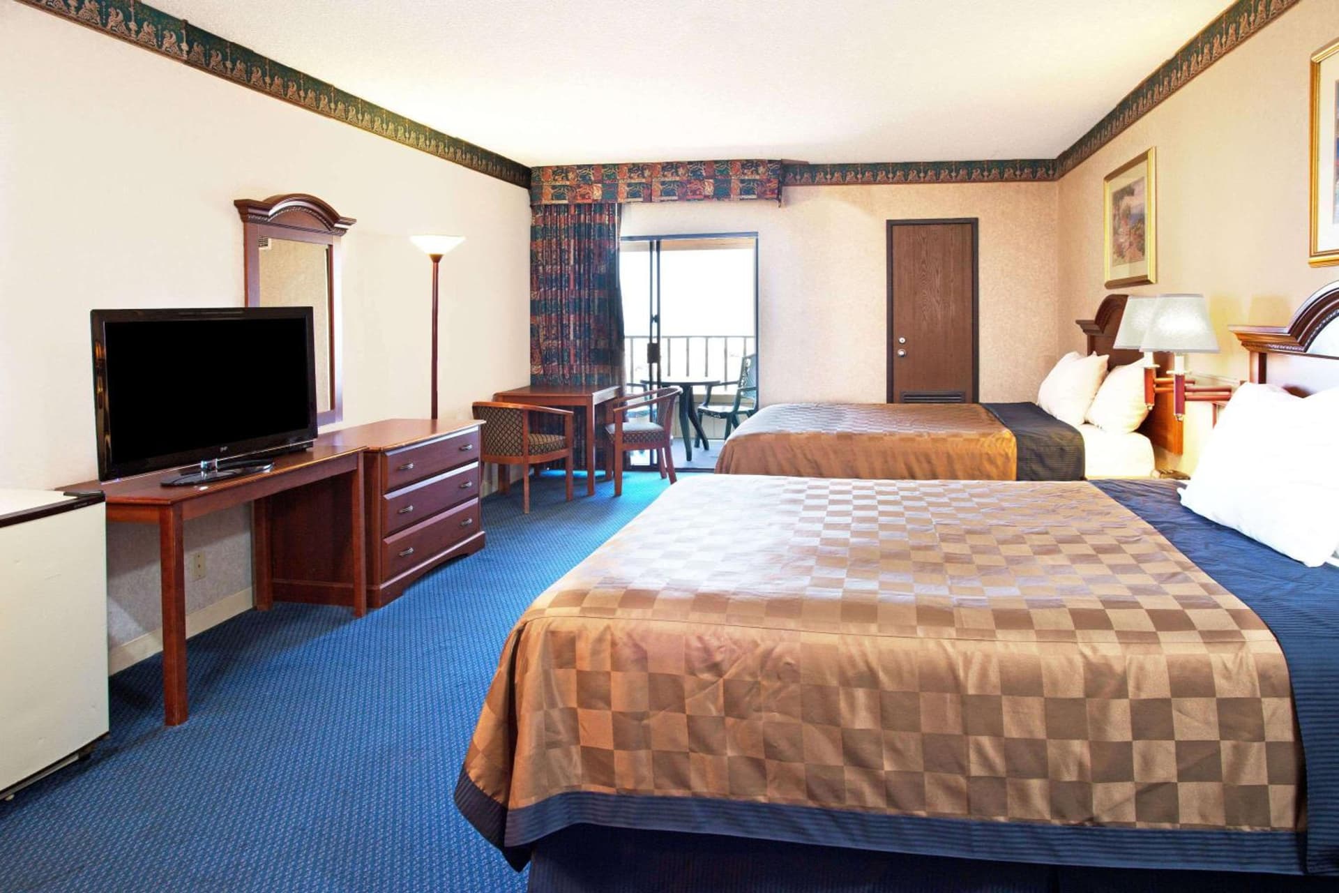 Travelodge by Wyndham Ocean Front gallery photo in Sunset Beach, CA — image 8