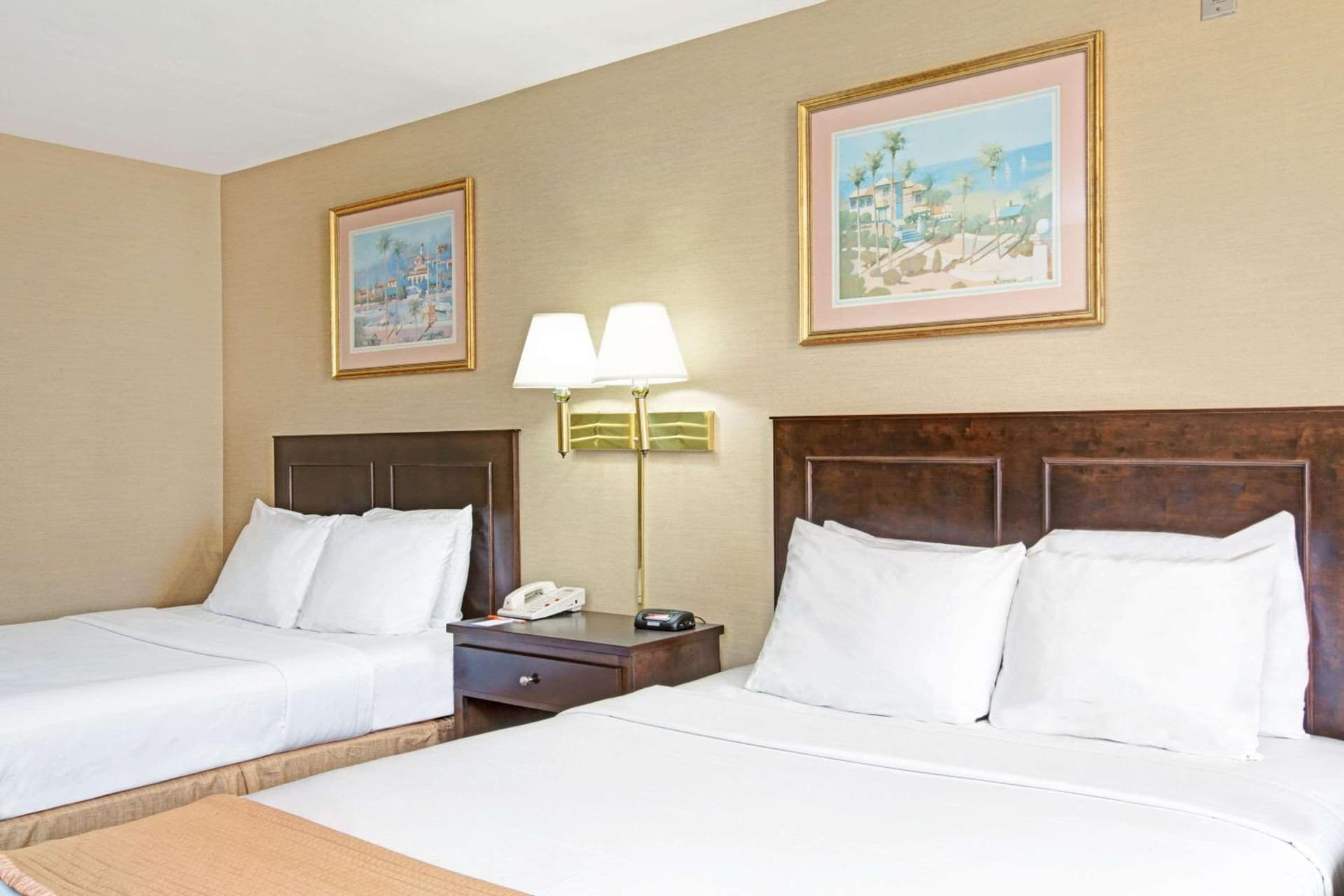 Howard Johnson by Wyndham Torrance gallery photo in Torrance, CA — image 6