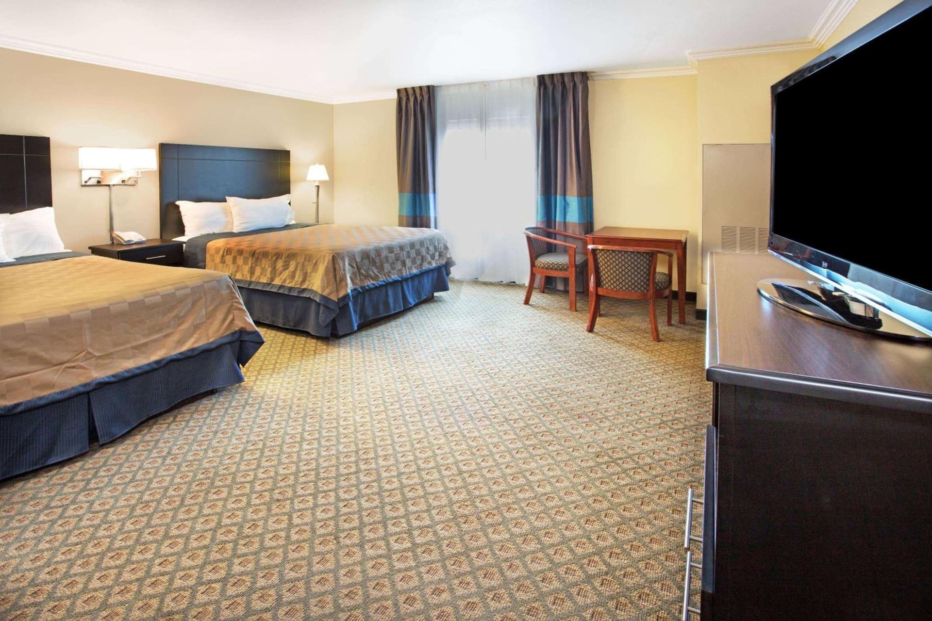 Travelodge by Wyndham Ocean Front gallery photo in Sunset Beach, CA — image 5