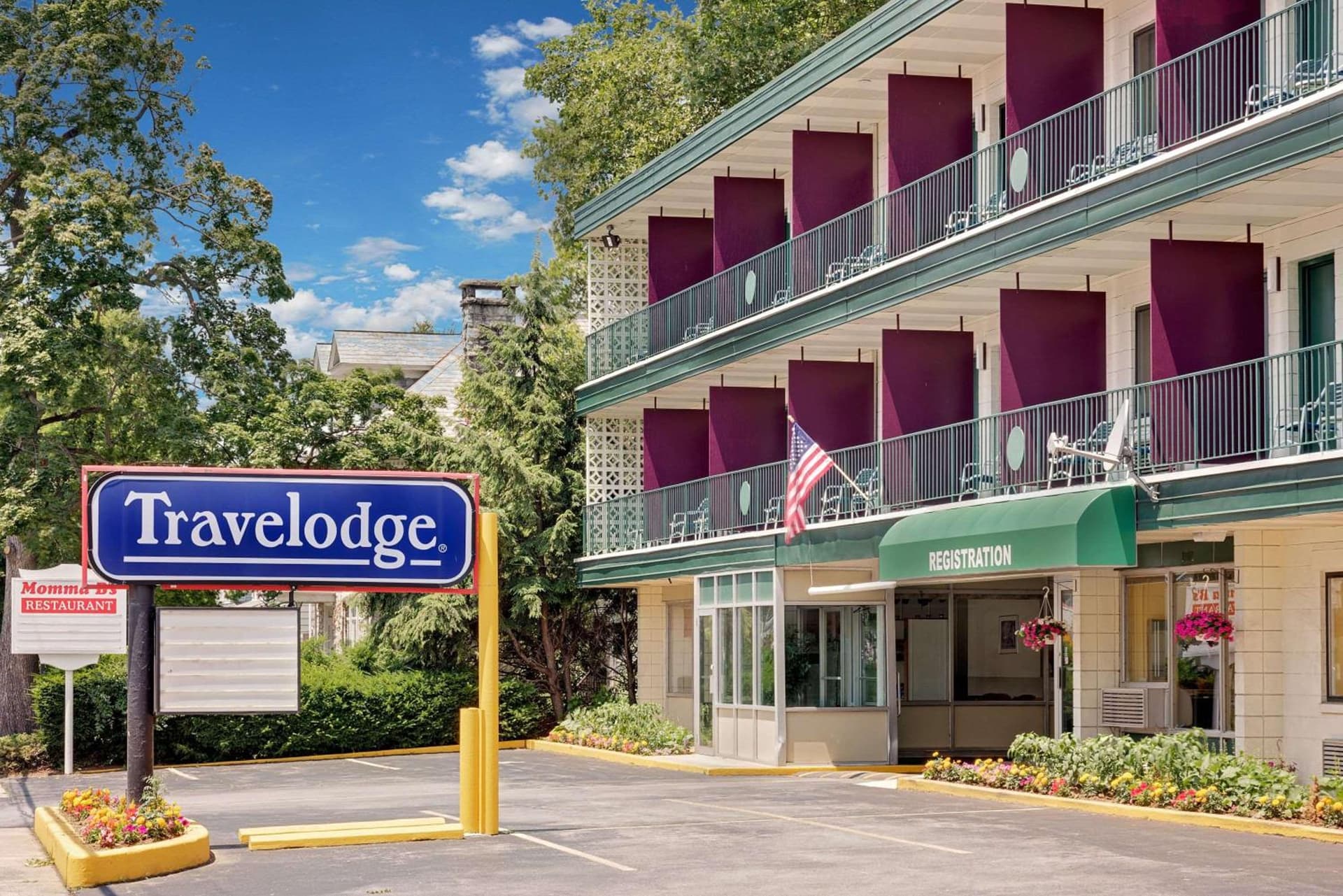 Travelodge by Wyndham Chambersburg interior in Chambersburg, PA — gallery photo 2