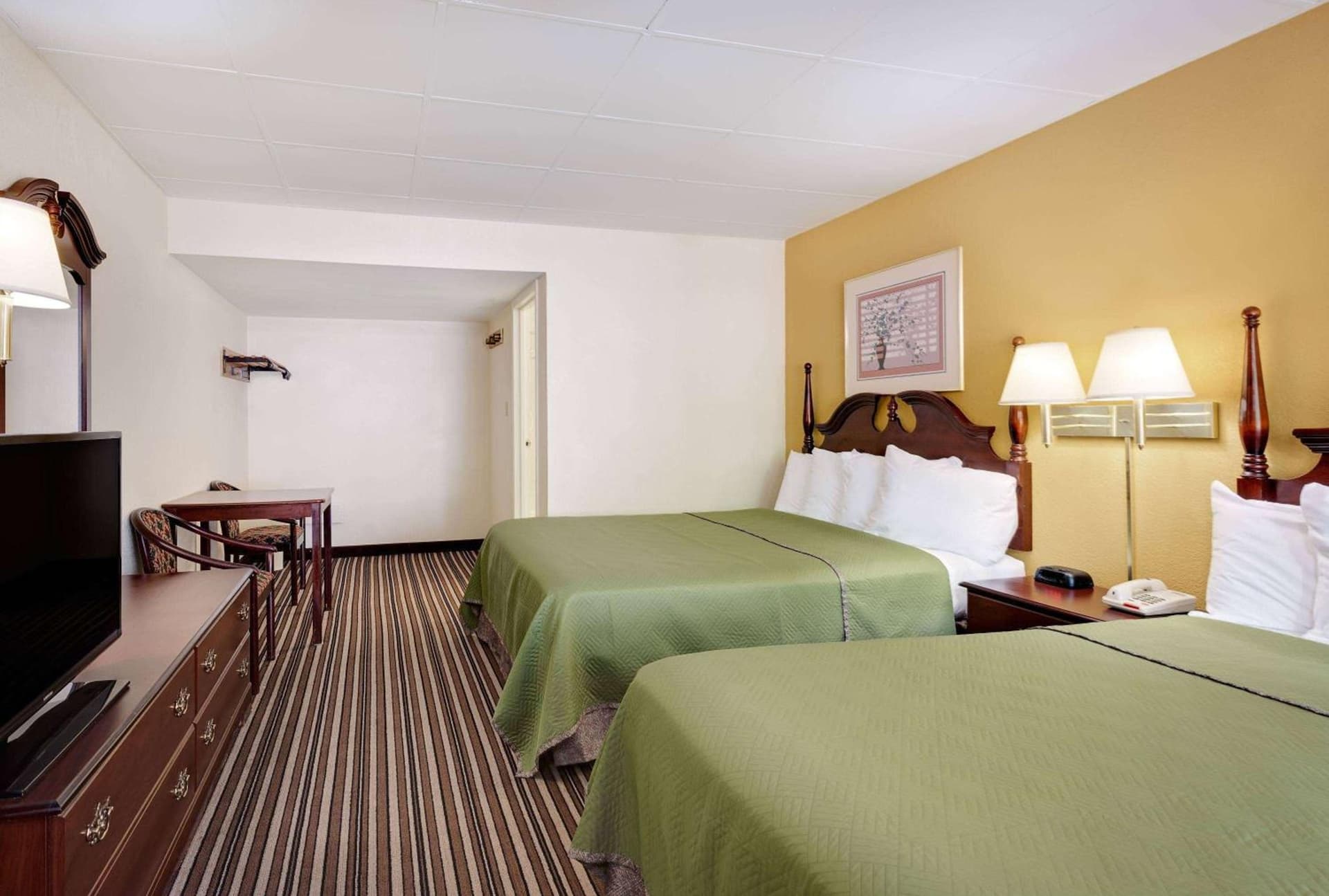 Travelodge by Wyndham Chambersburg gallery photo in Chambersburg, PA — image 9