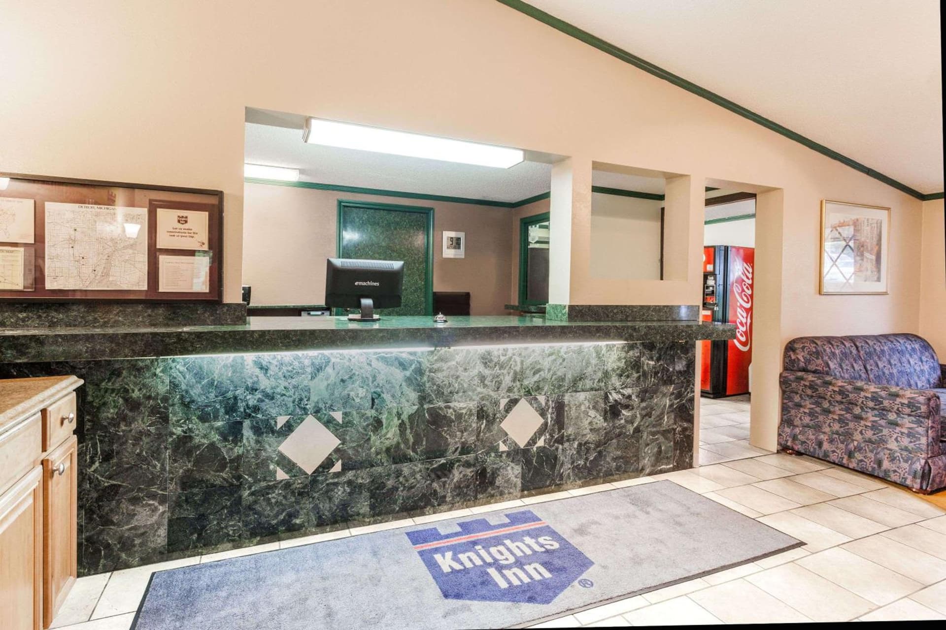 Knights Inn Farmington Hills property views in Farmington Hills, MI — gallery photo 3