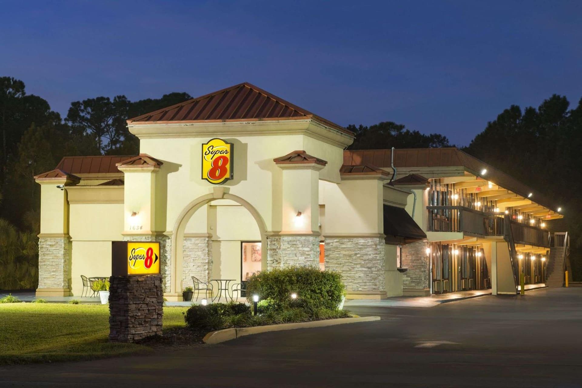 Super 8 by Wyndham Ormond Beach featured exterior or lobby in Ormond Beach, FL — similar hotel