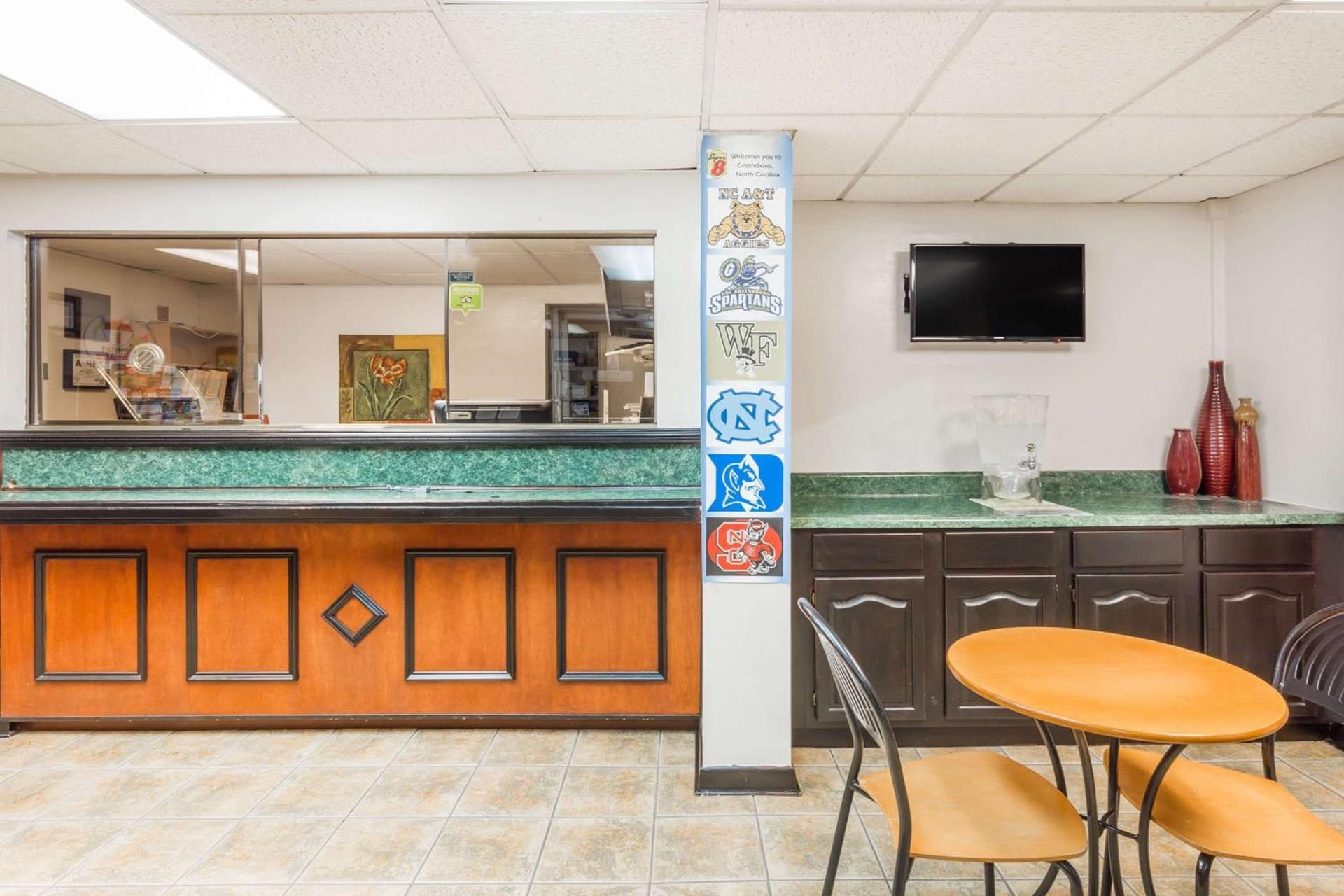 Super 8 by Wyndham Greensboro property views in Greensboro, NC — gallery photo 3