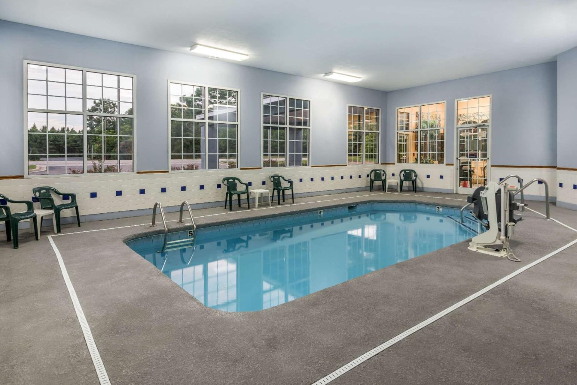 Super 8 by Wyndham Fayetteville property views in Fayetteville, NC — gallery photo 3