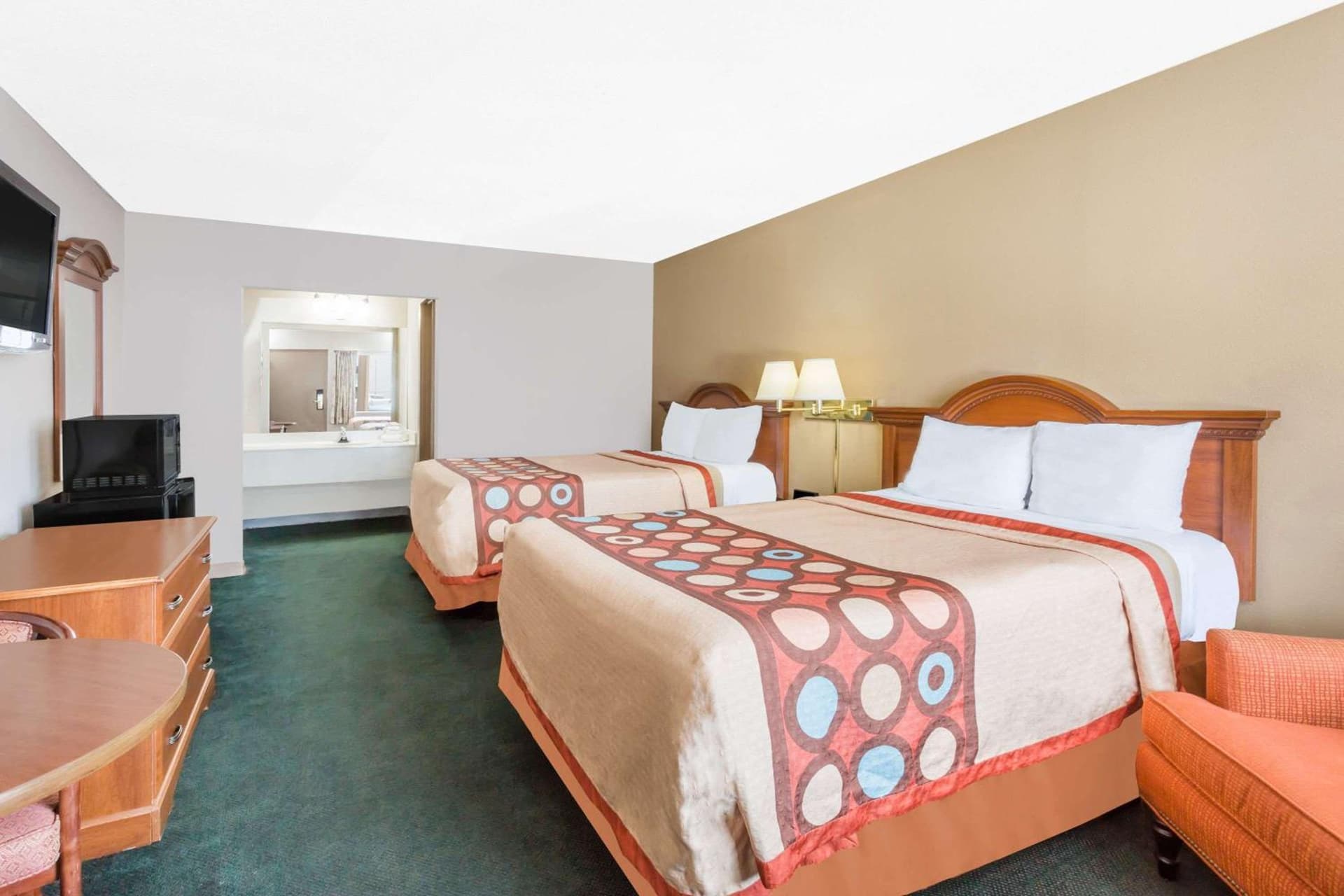 Super 8 by Wyndham Greensboro gallery photo in Greensboro, NC — image 9