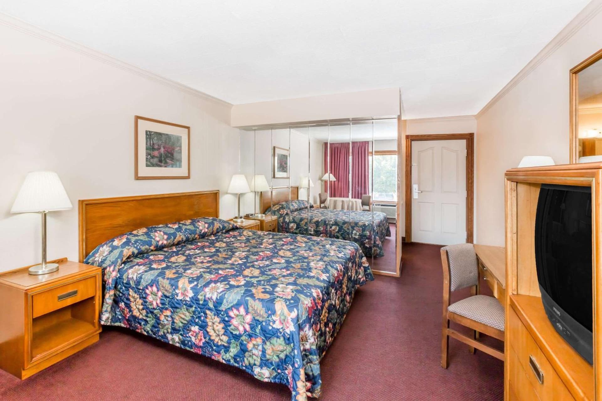 Knights Inn & Suites South Sioux City property views in South Sioux City, NE — gallery photo 3