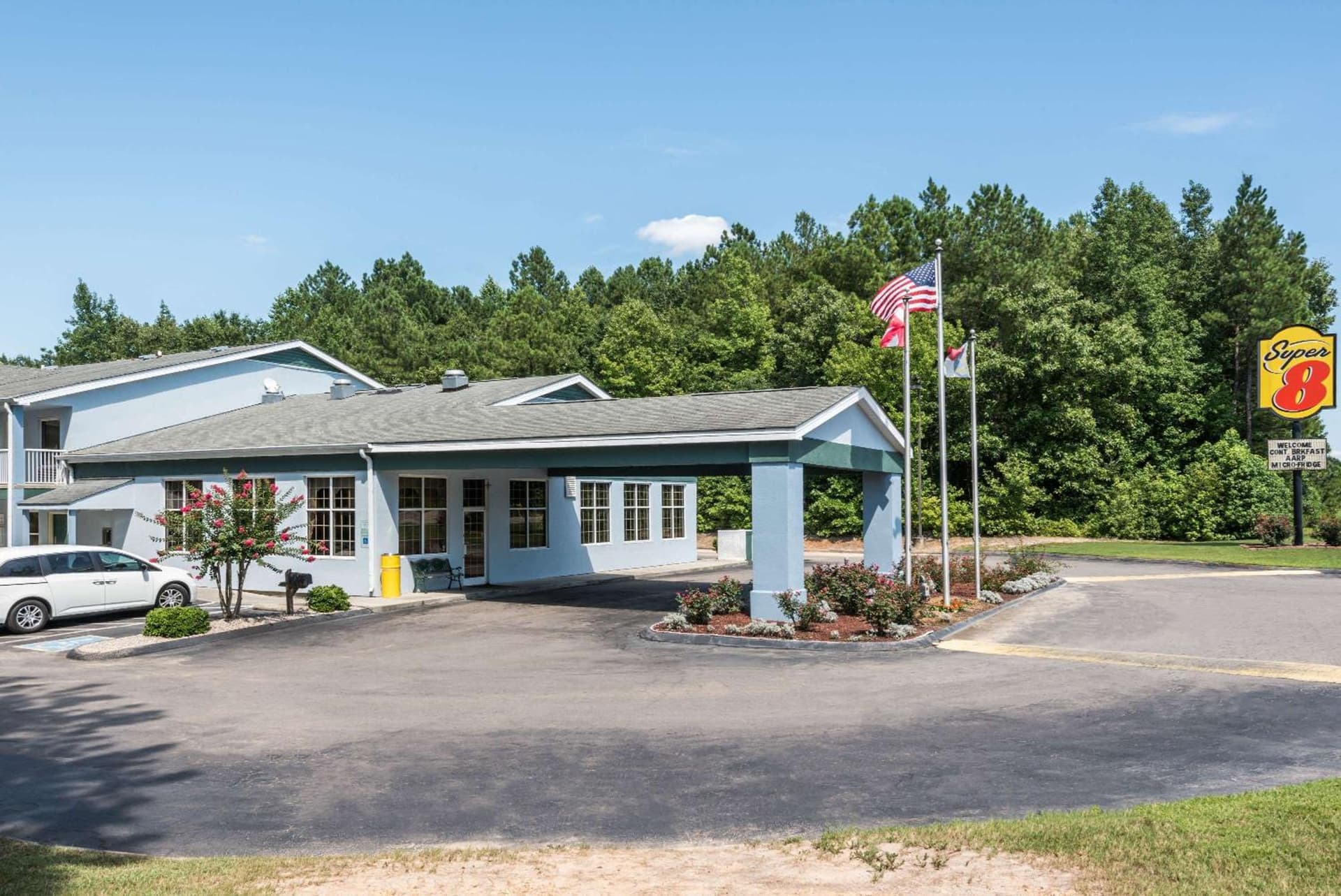 Super 8 by Wyndham Fayetteville interior in Fayetteville, NC — gallery photo 2