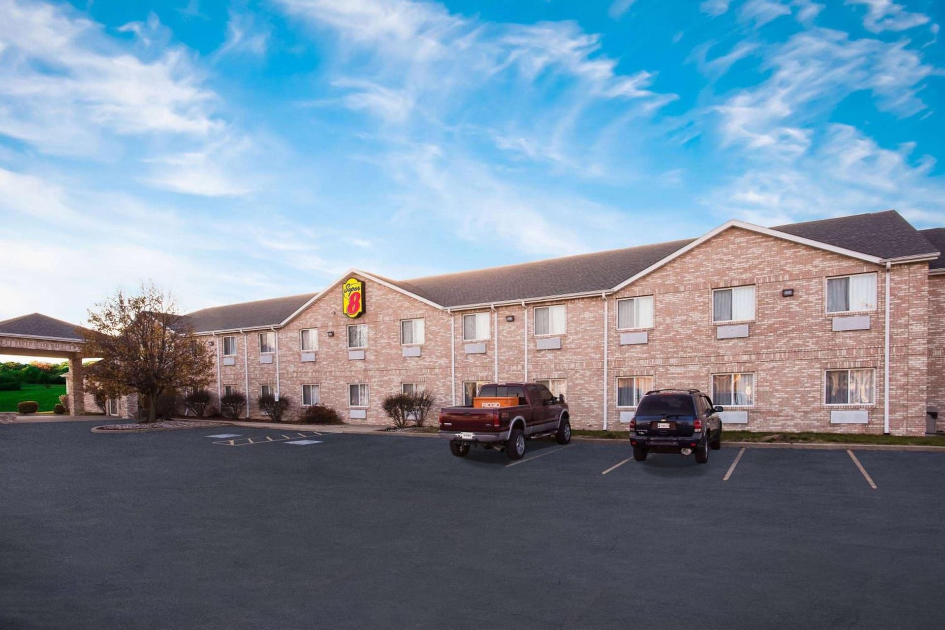 Super 8 by Wyndham Remington interior in Remington, IN — gallery photo 2