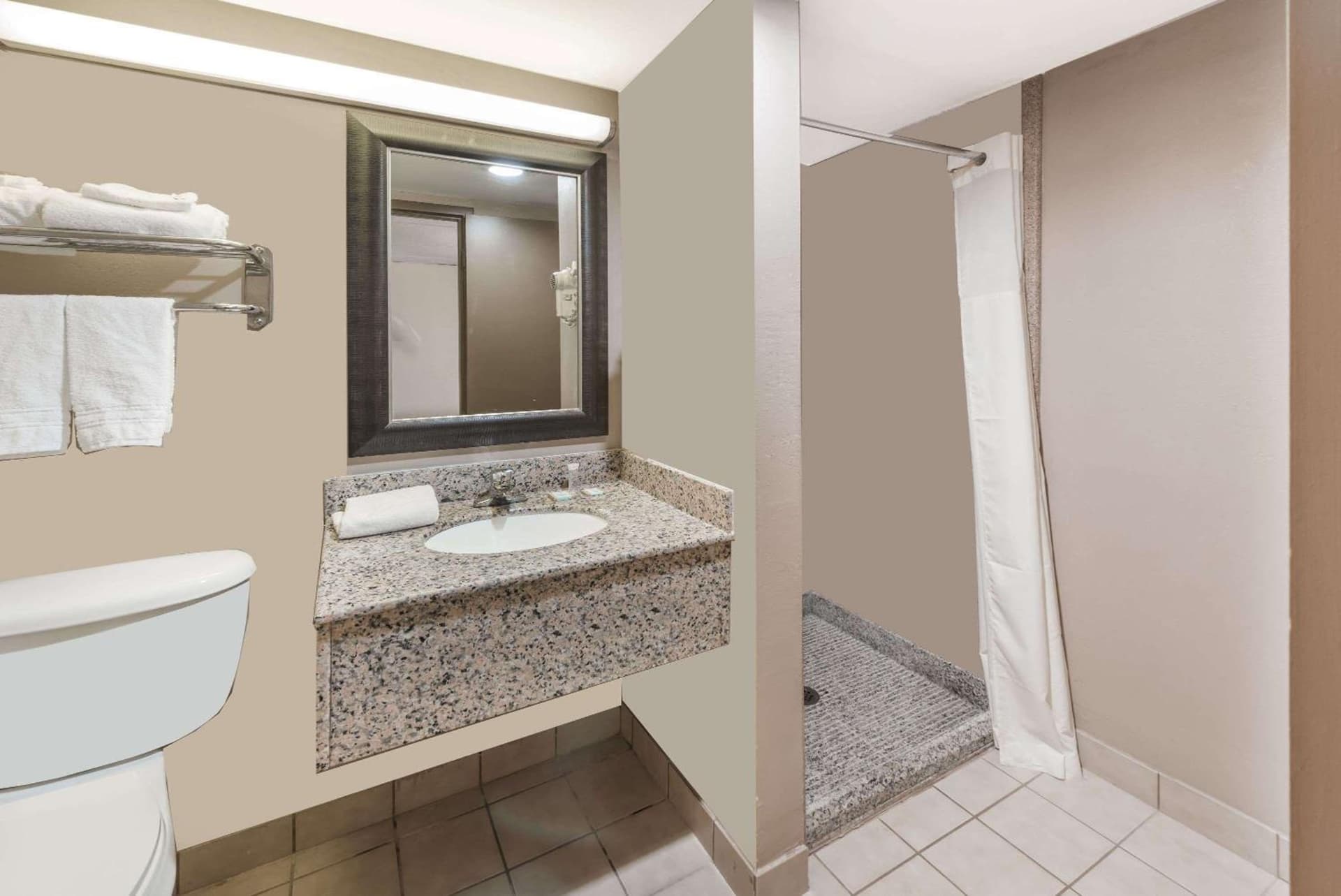 Travelodge by Wyndham Bloomington gallery photo in Bloomington, IN — image 31