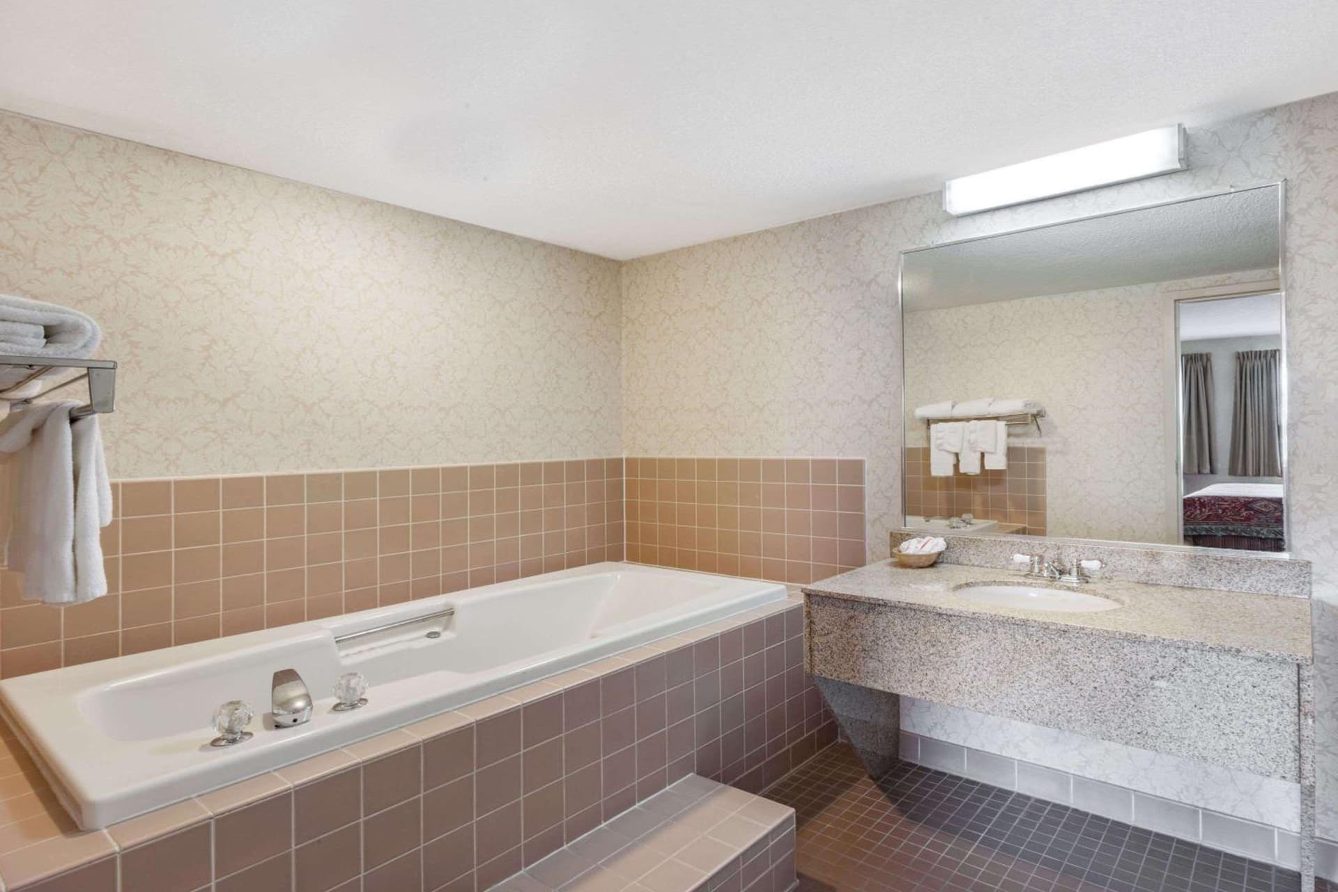 Travelodge by Wyndham Winchester gallery photo in Winchester, VA — image 7