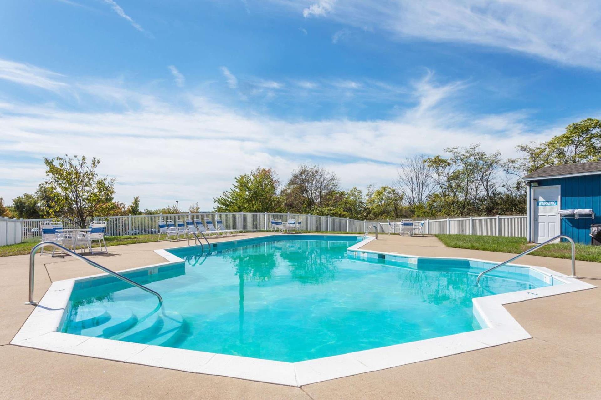 Travelodge by Wyndham Winchester property views in Winchester, VA — gallery photo 3