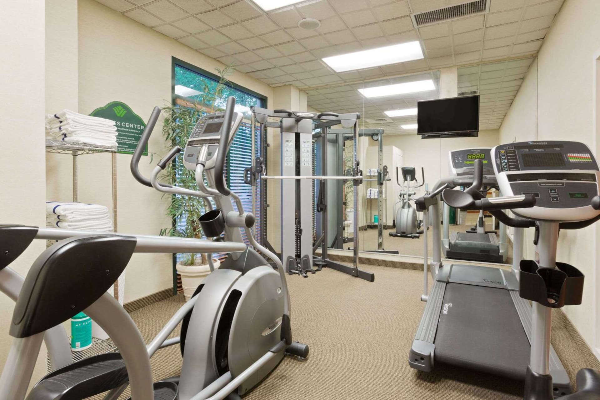 Wingate by Wyndham Charlotte Airport gallery photo in Charlotte, NC — image 17