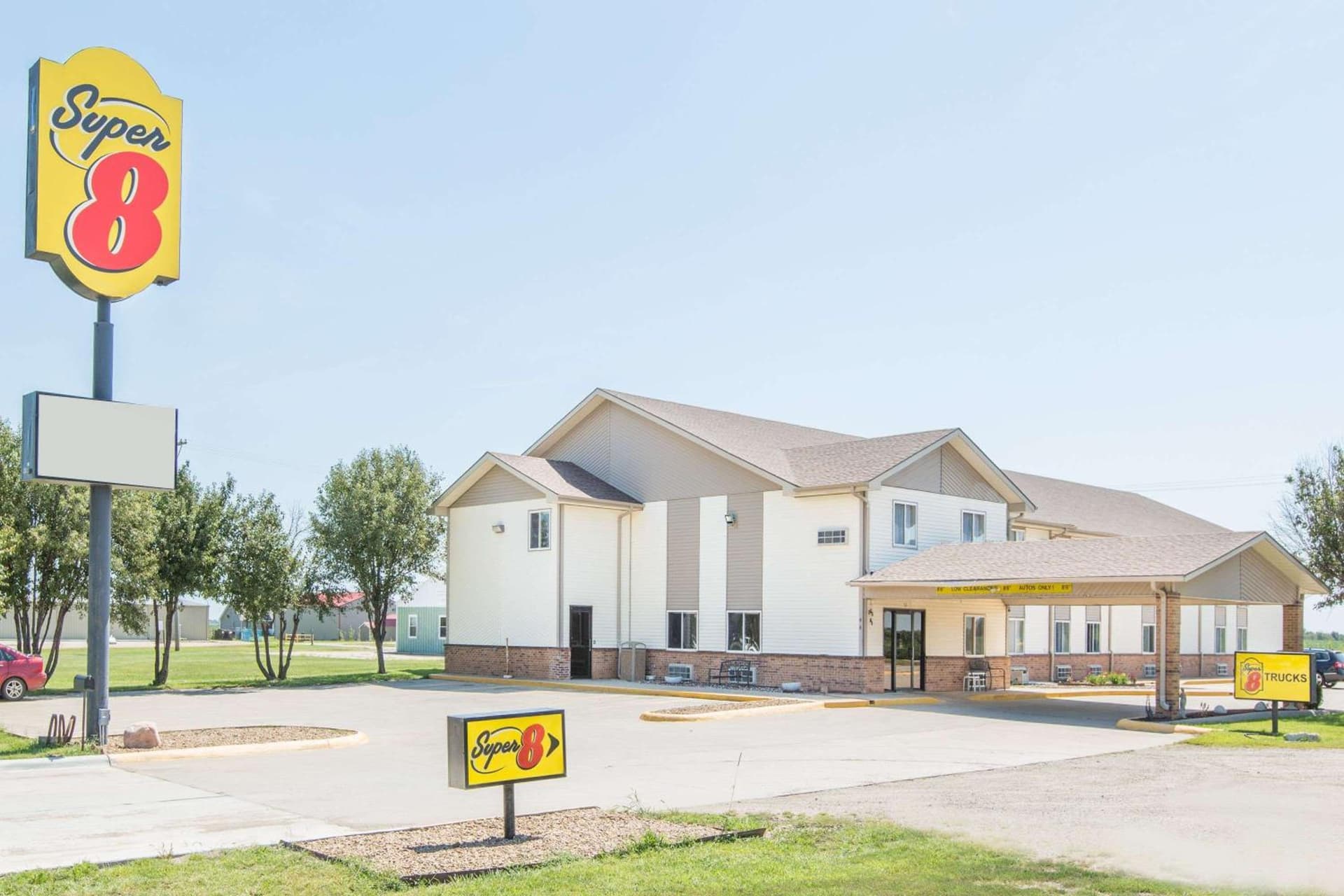Super 8 by Wyndham Belleville interior in Belleville, KS — gallery photo 2