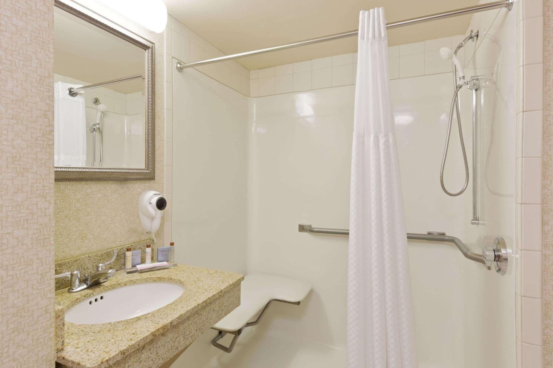 Wingate by Wyndham Charlotte Airport gallery photo in Charlotte, NC — image 33