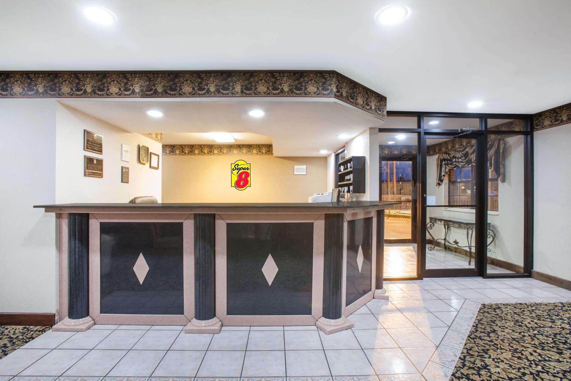 Super 8 by Wyndham Cabot property views in Cabot, AR — gallery photo 3