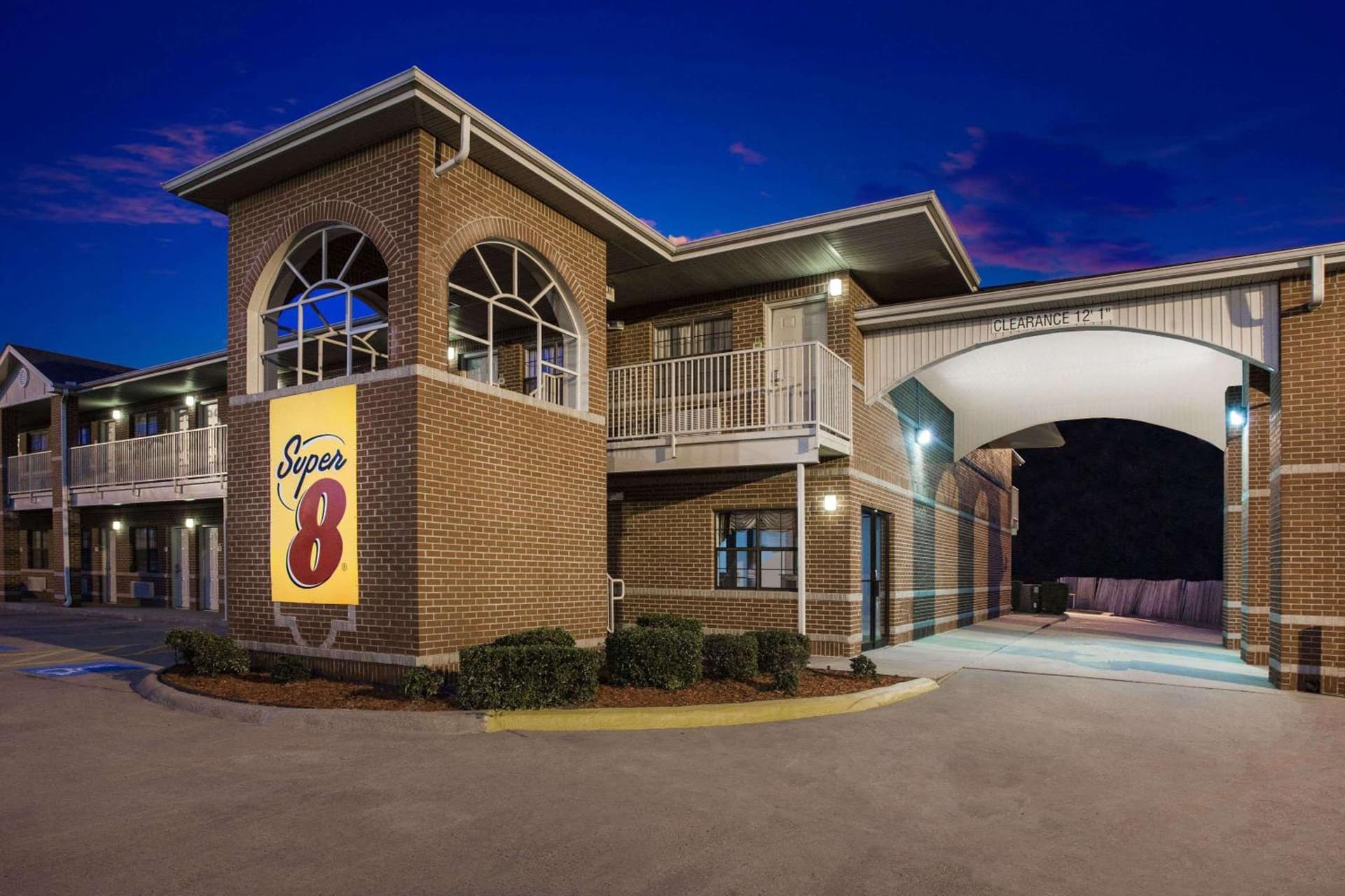 Super 8 by Wyndham Cabot interior in Cabot, AR — gallery photo 2