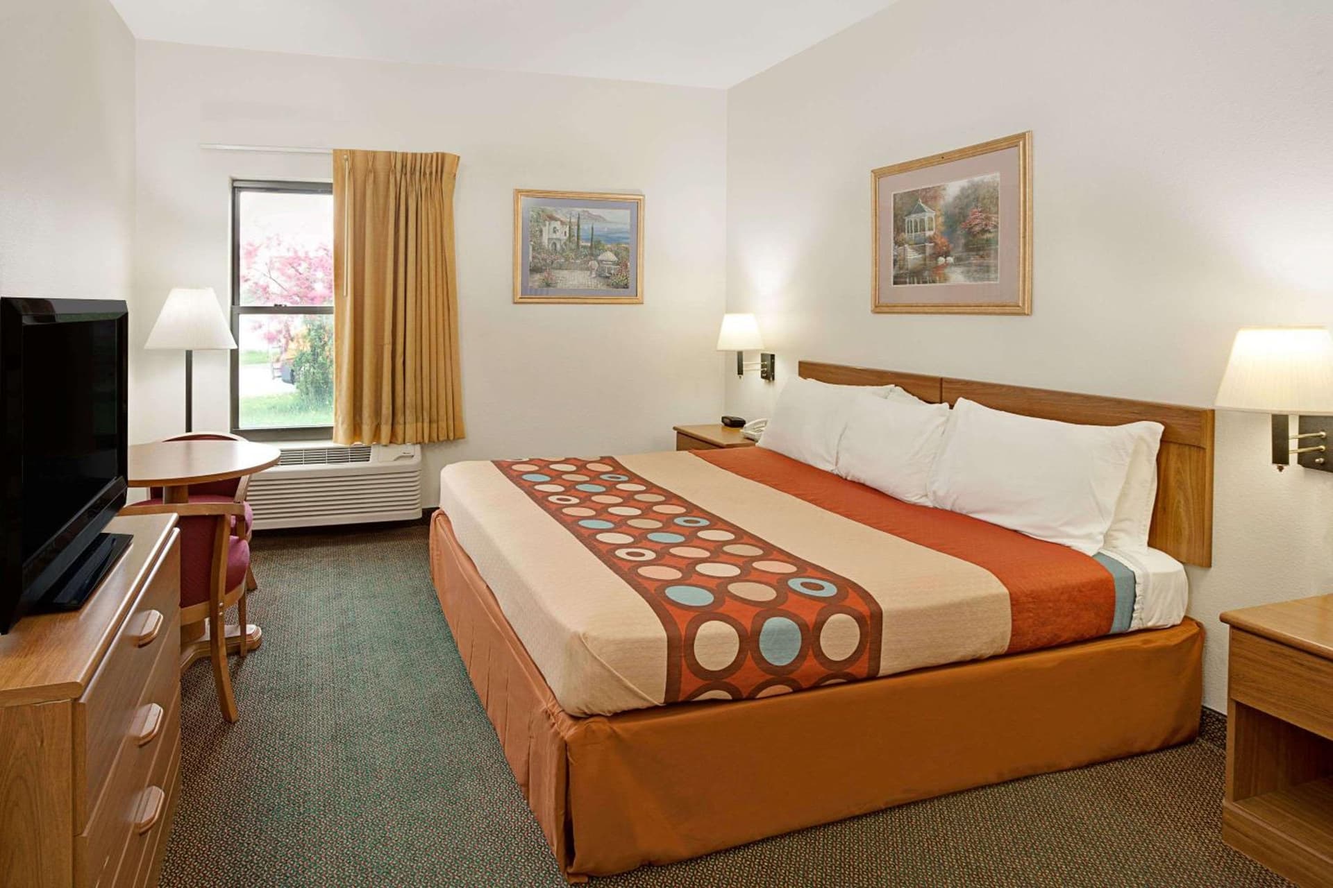 Super 8 by Wyndham Hampshire IL property views in Hampshire, IL — gallery photo 3