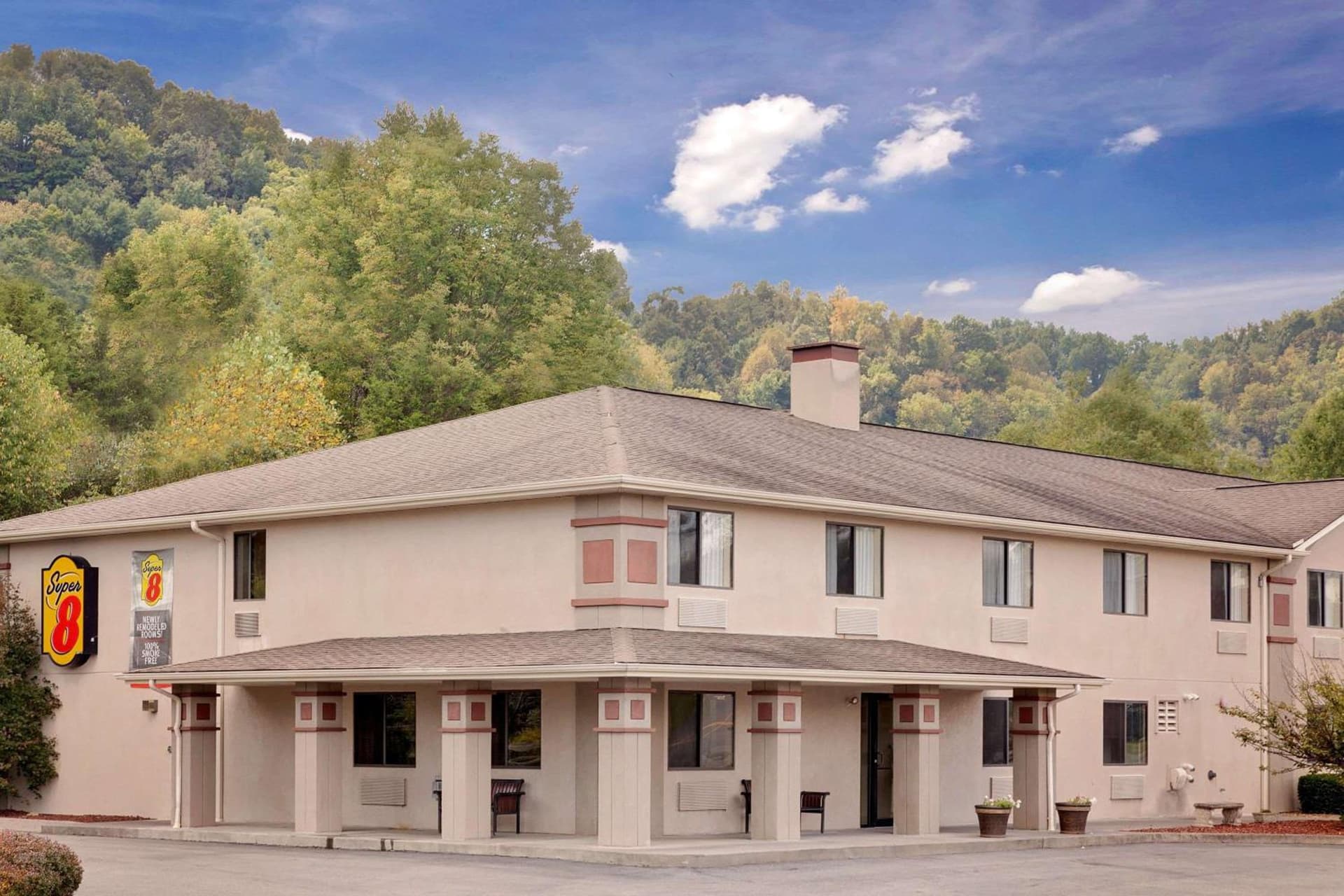 Super 8 by Wyndham Lebanon featured exterior or lobby in Lebanon, VA — similar hotel