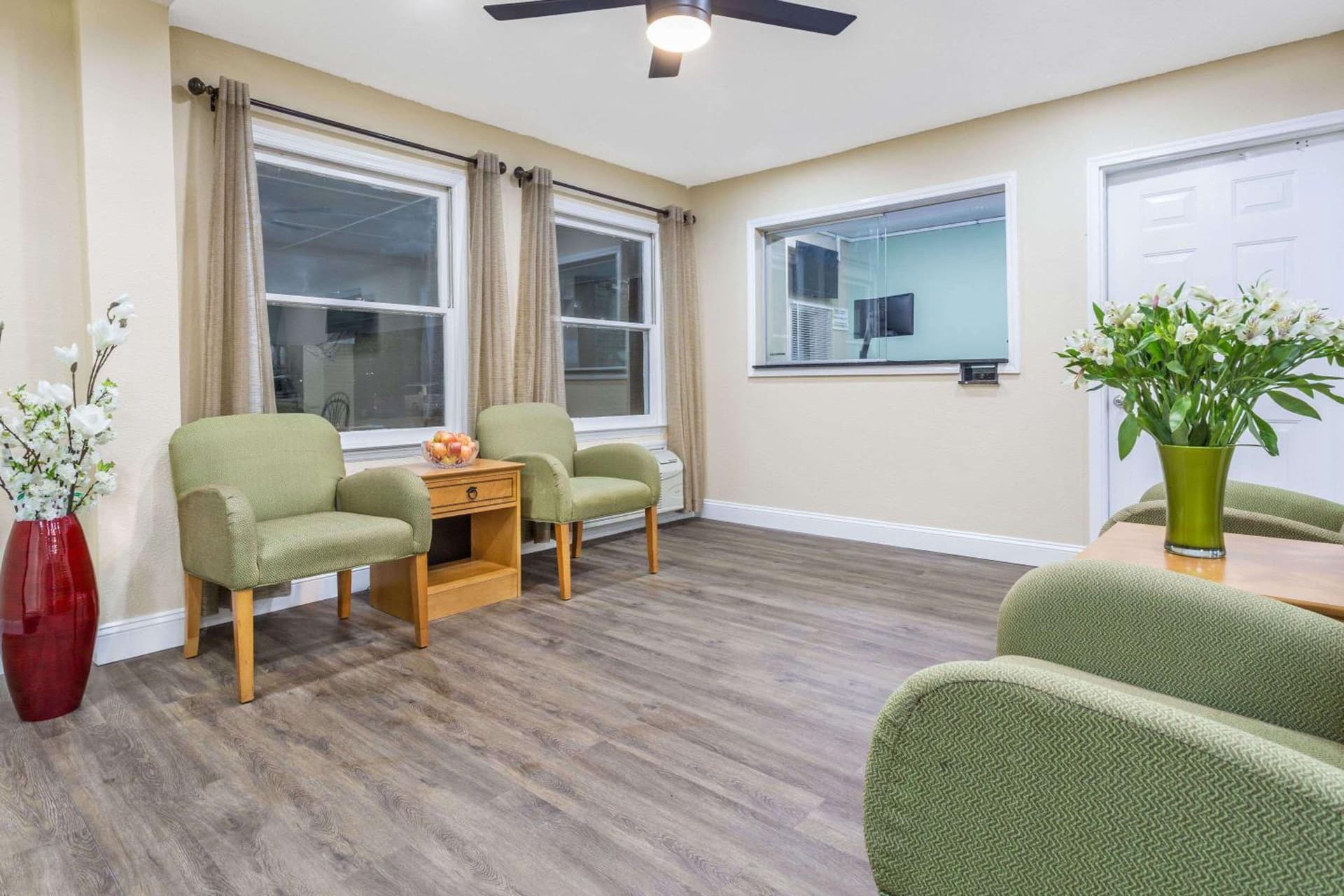 Super 8 by Wyndham Manning property views in Manning, SC — gallery photo 3