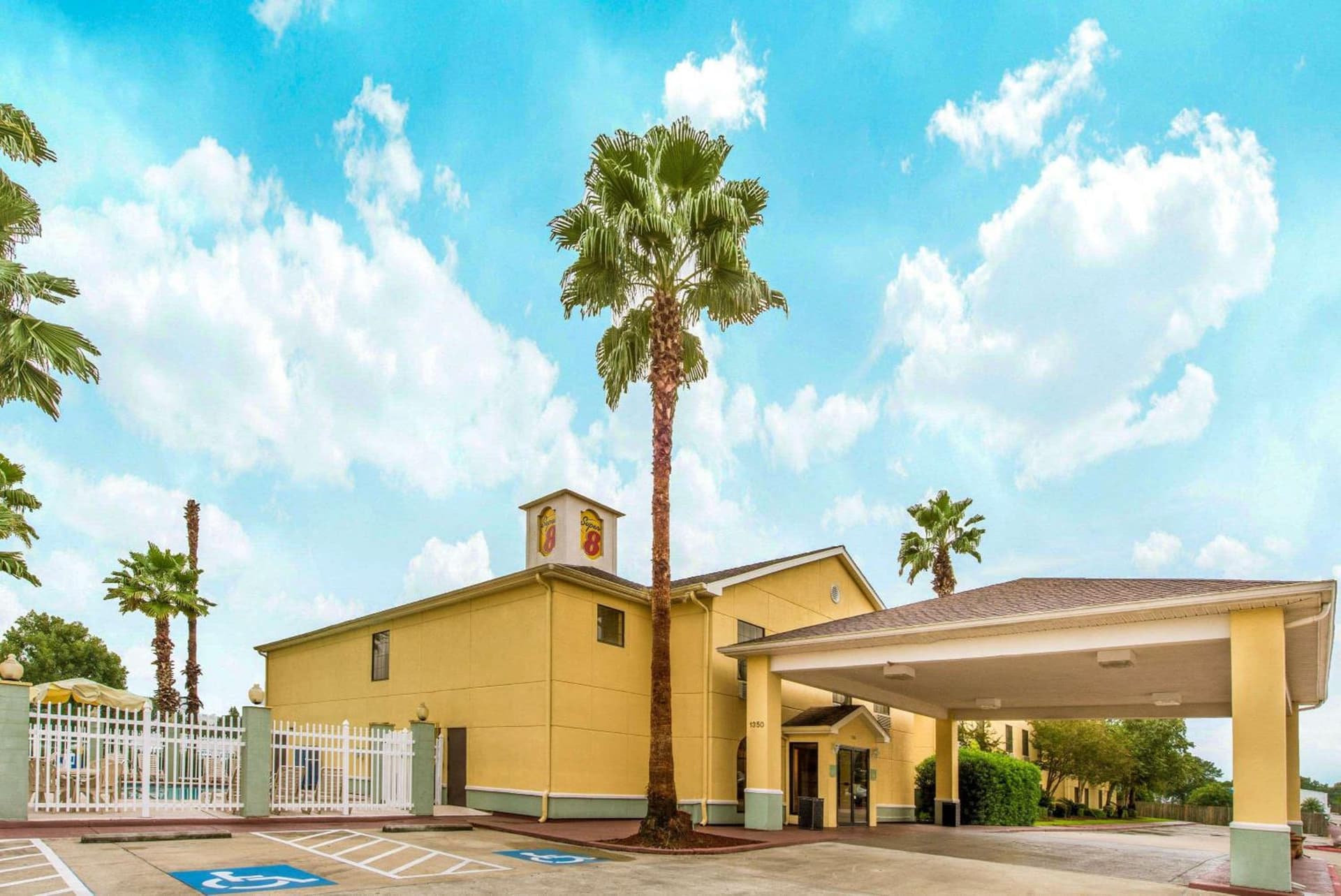 Super 8 by Wyndham Lake Charles/Sulphur featured exterior or lobby in Lake Charles, LA — similar hotel