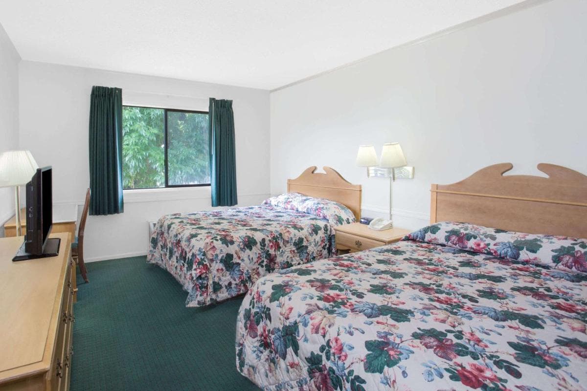 Knights Inn Pico Rivera property views in Pico Rivera, CA — gallery photo 3