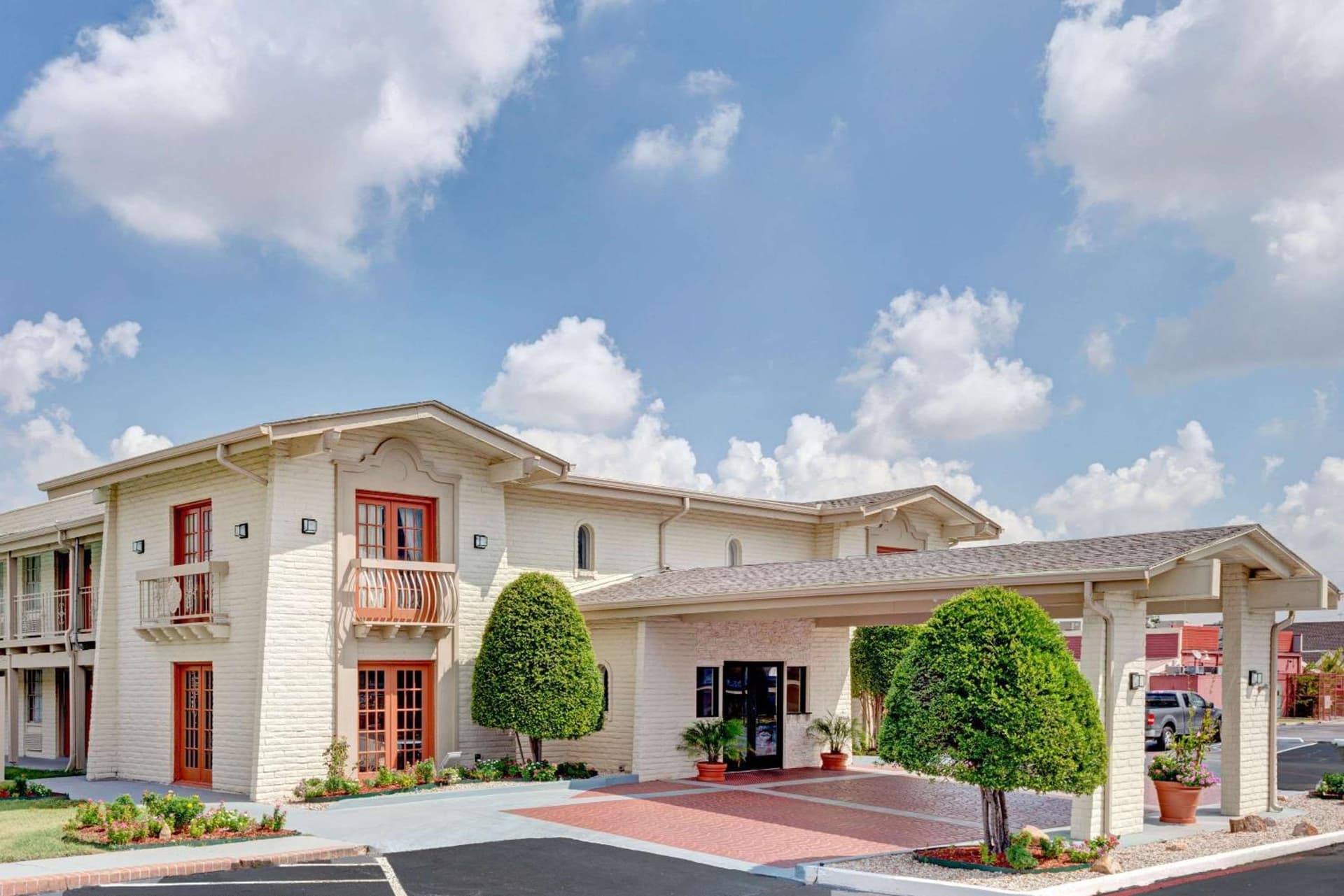 Travelodge by Wyndham North Richland Hills/Dallas/Ft Worth — hotel in North Richland Hills, Texas