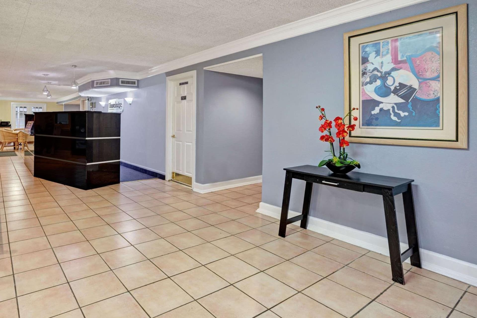 Travelodge by Wyndham North Richland Hills/Dallas/Ft Worth interior in North Richland Hills, TX — gallery photo 2