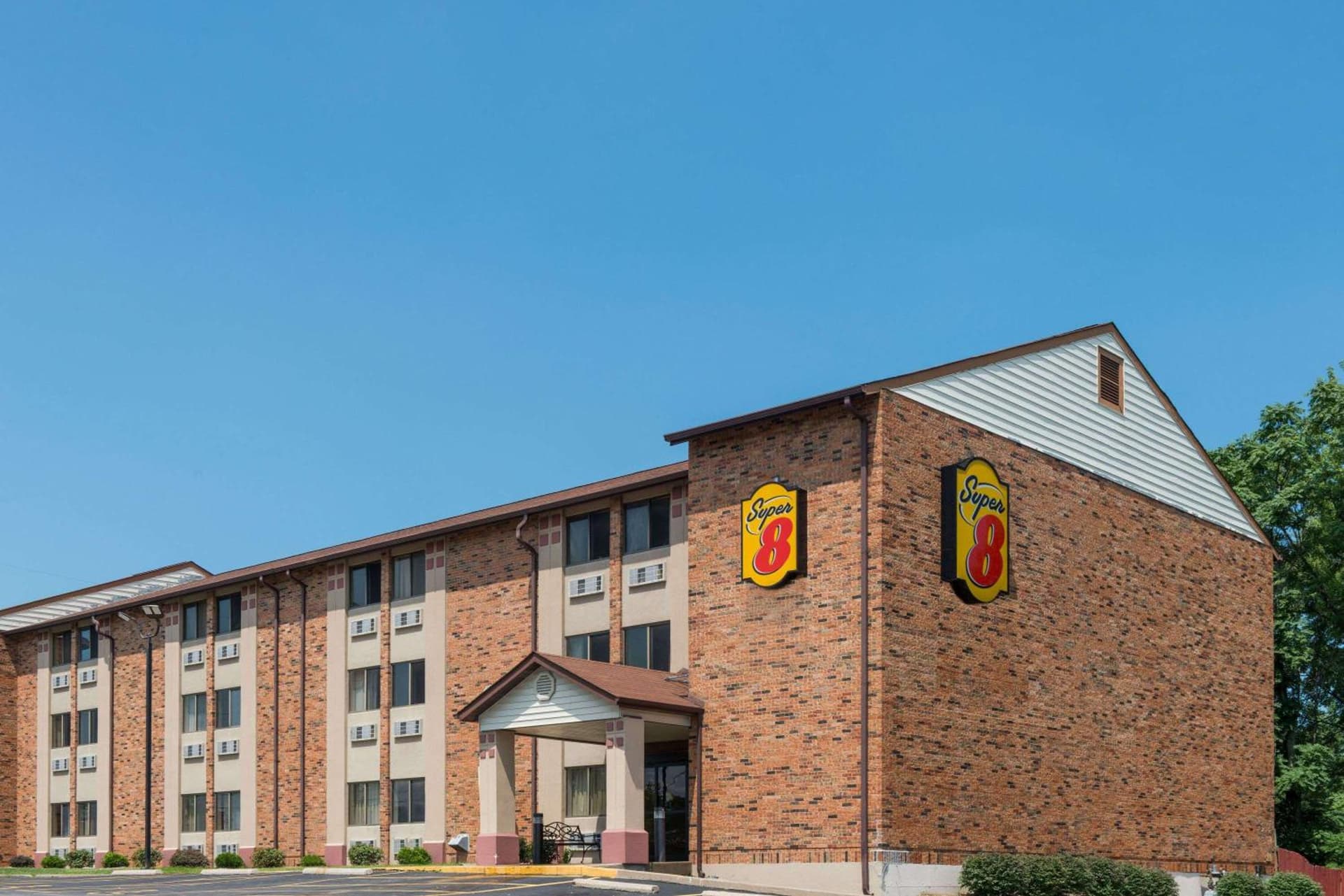 Super 8 by Wyndham St Charles featured exterior or lobby in St. Charles, MO — similar hotel