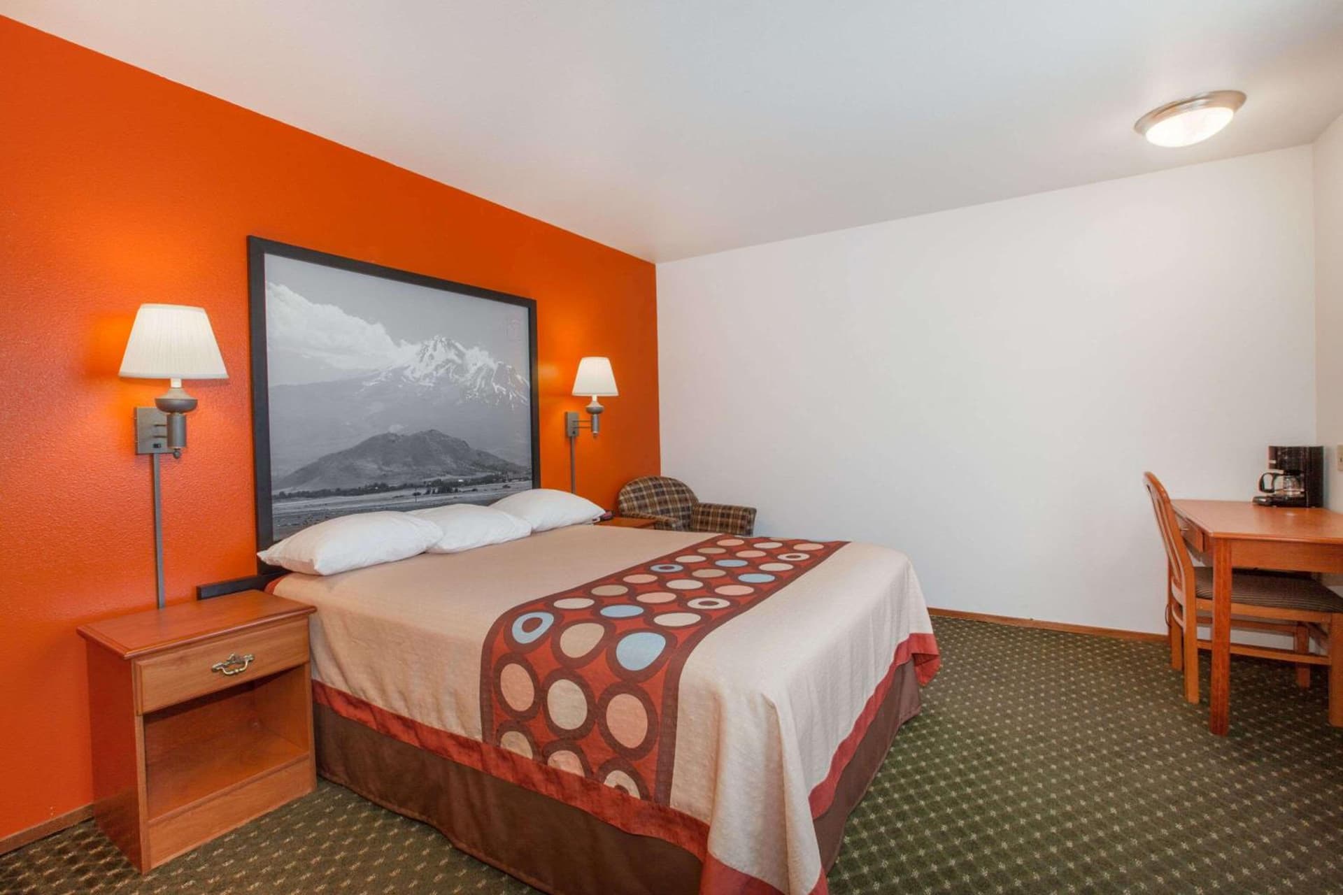 Super 8 by Wyndham Cloverdale Wine Country interior in Cloverdale, CA — gallery photo 2