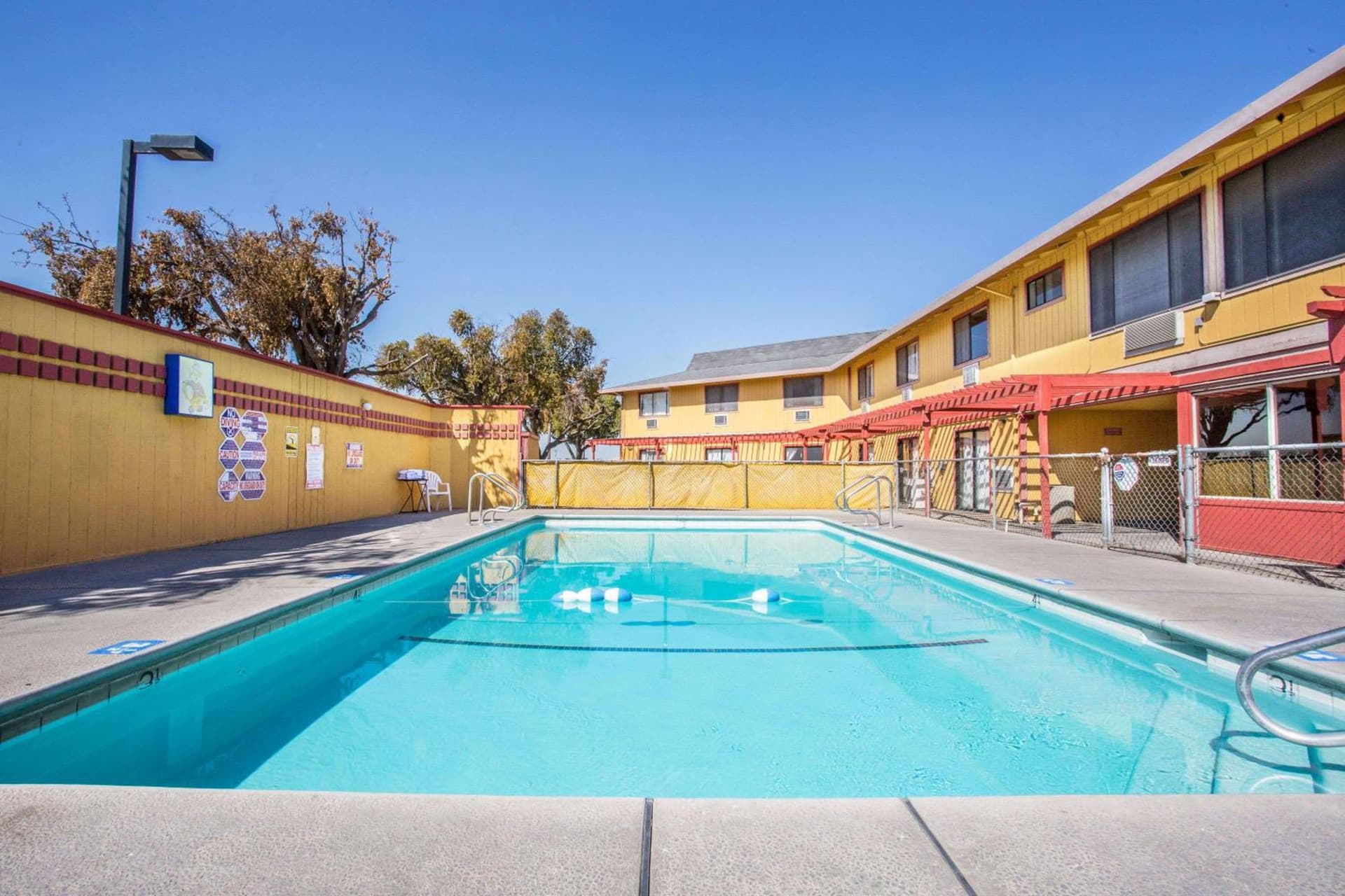 Travelodge by Wyndham Turlock property views in Turlock, CA — gallery photo 3