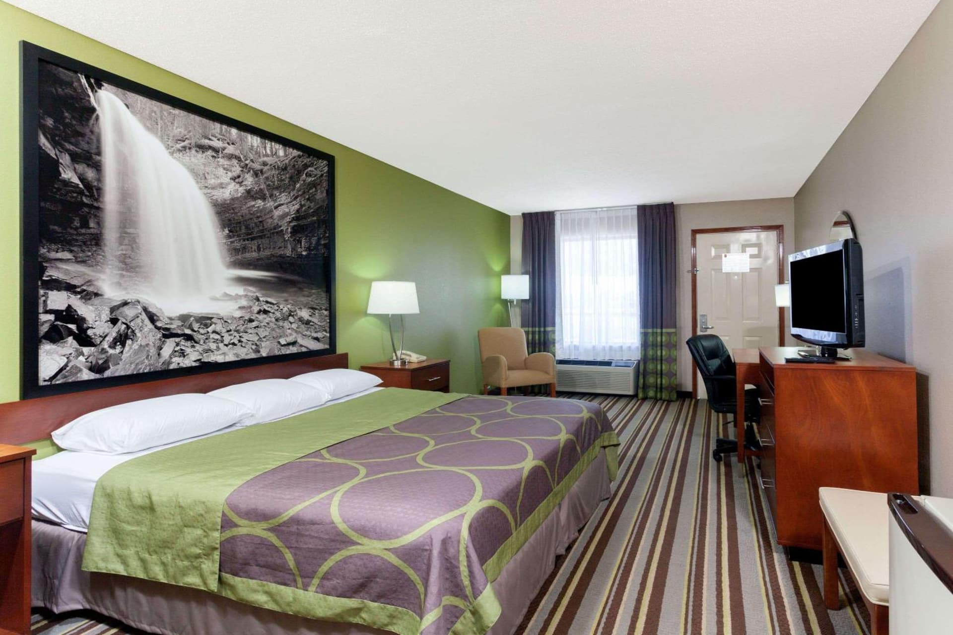 Super 8 by Wyndham Clarksville Northeast gallery photo in Clarksville, TN — image 23
