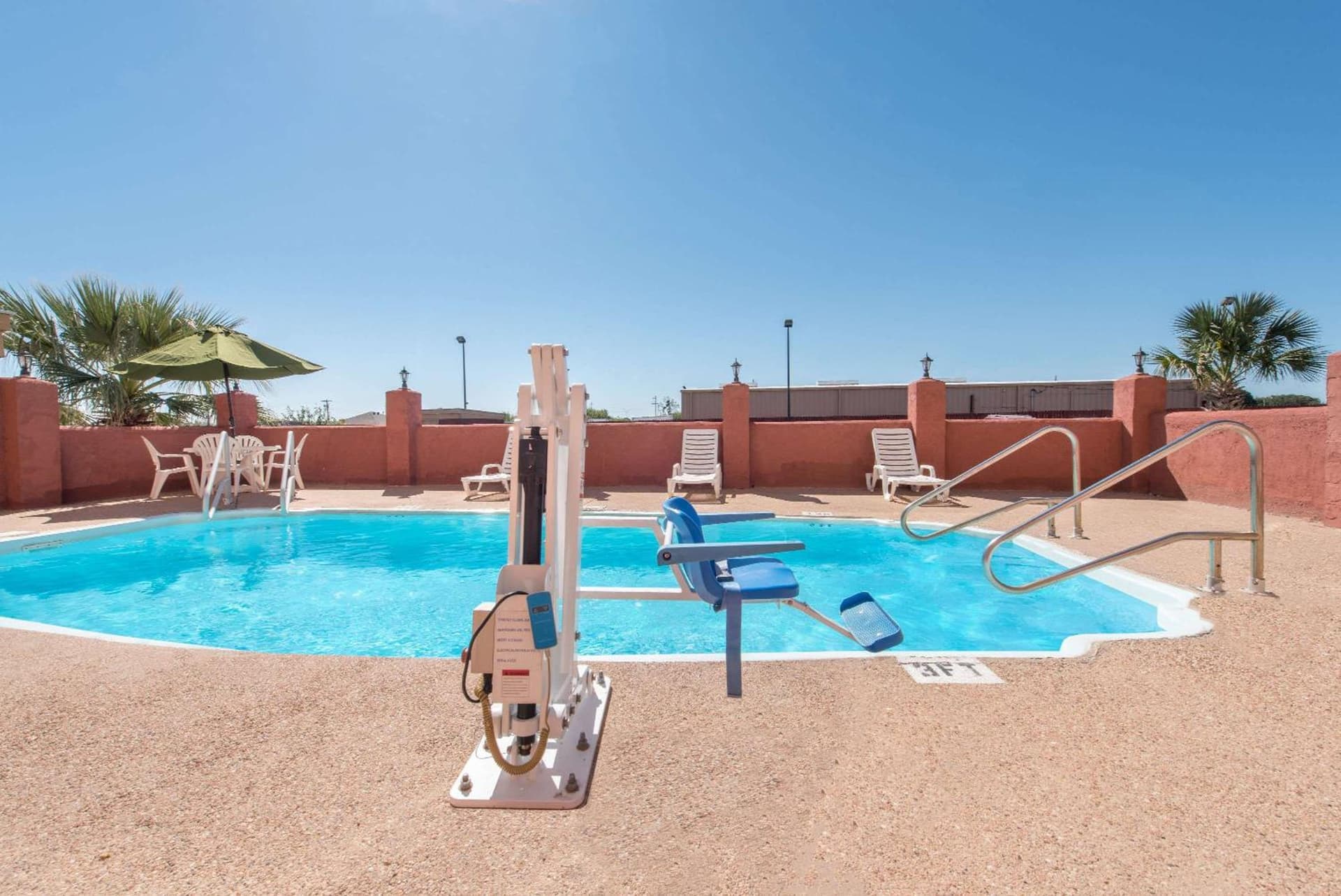 Super 8 by Wyndham Abilene South gallery photo in Abilene, TX — image 13