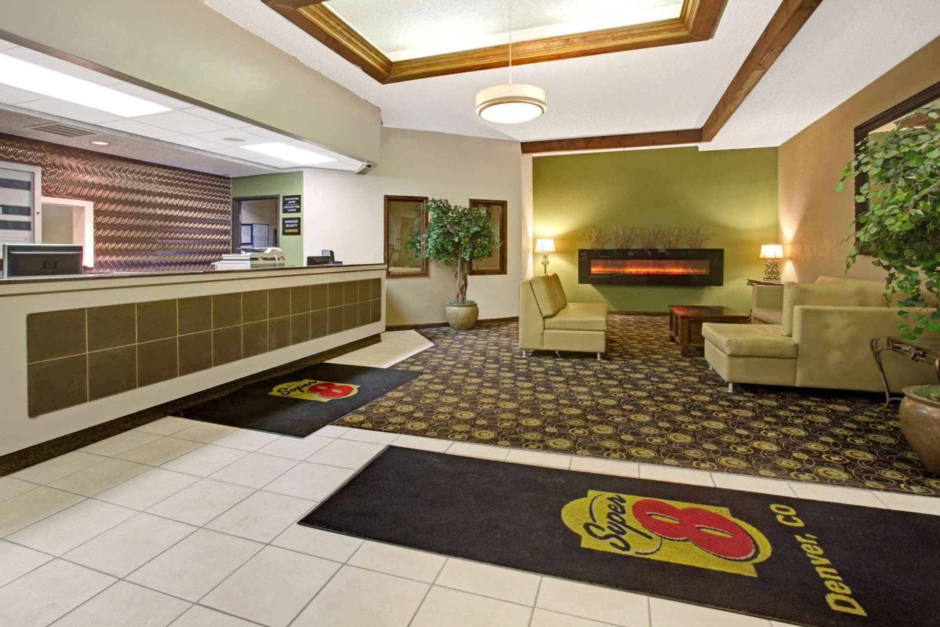 Super 8 by Wyndham Wheat Ridge/Denver West interior in Wheat Ridge, CO — gallery photo 2