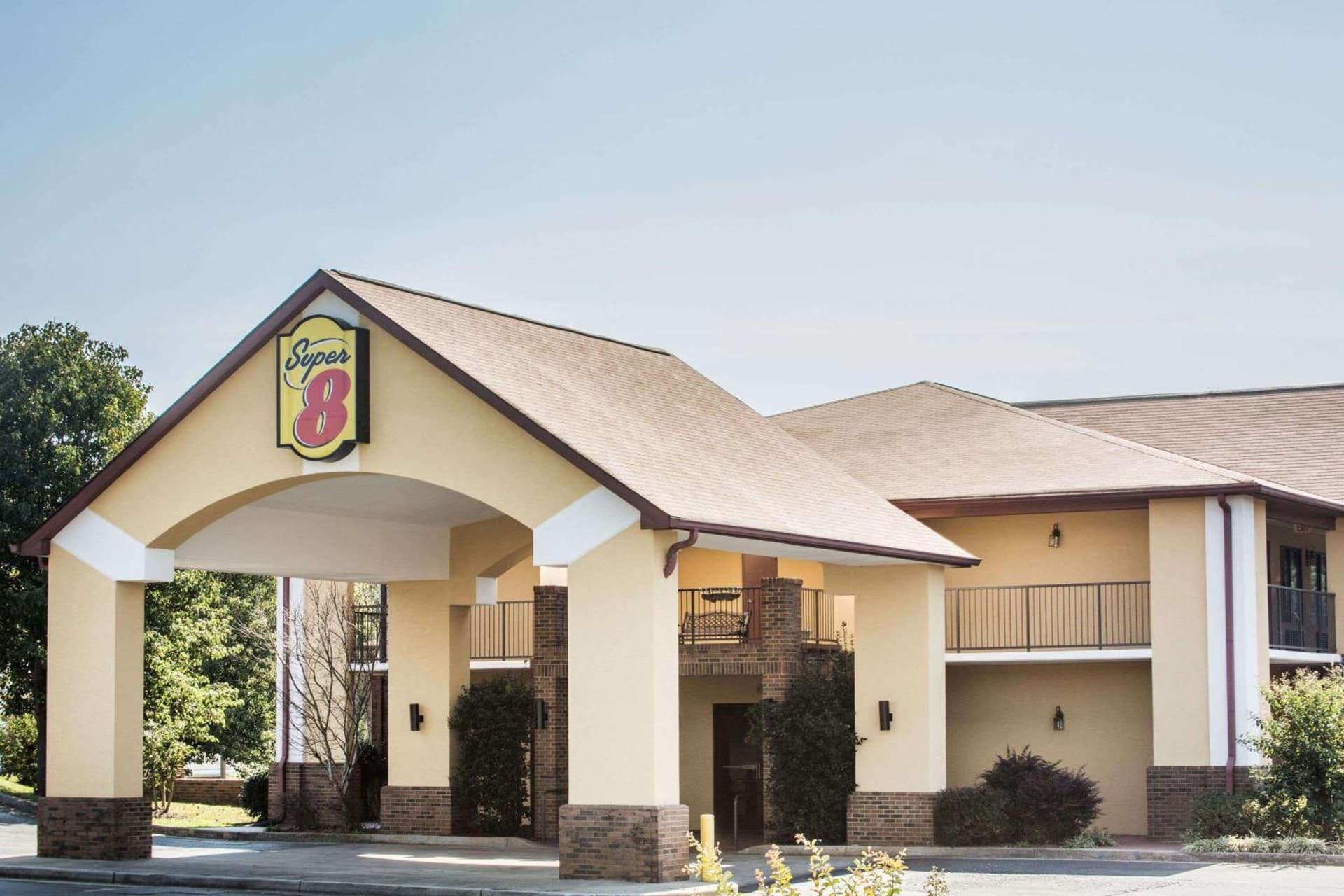 Super 8 by Wyndham Lavonia — hotel in Lavonia, Georgia