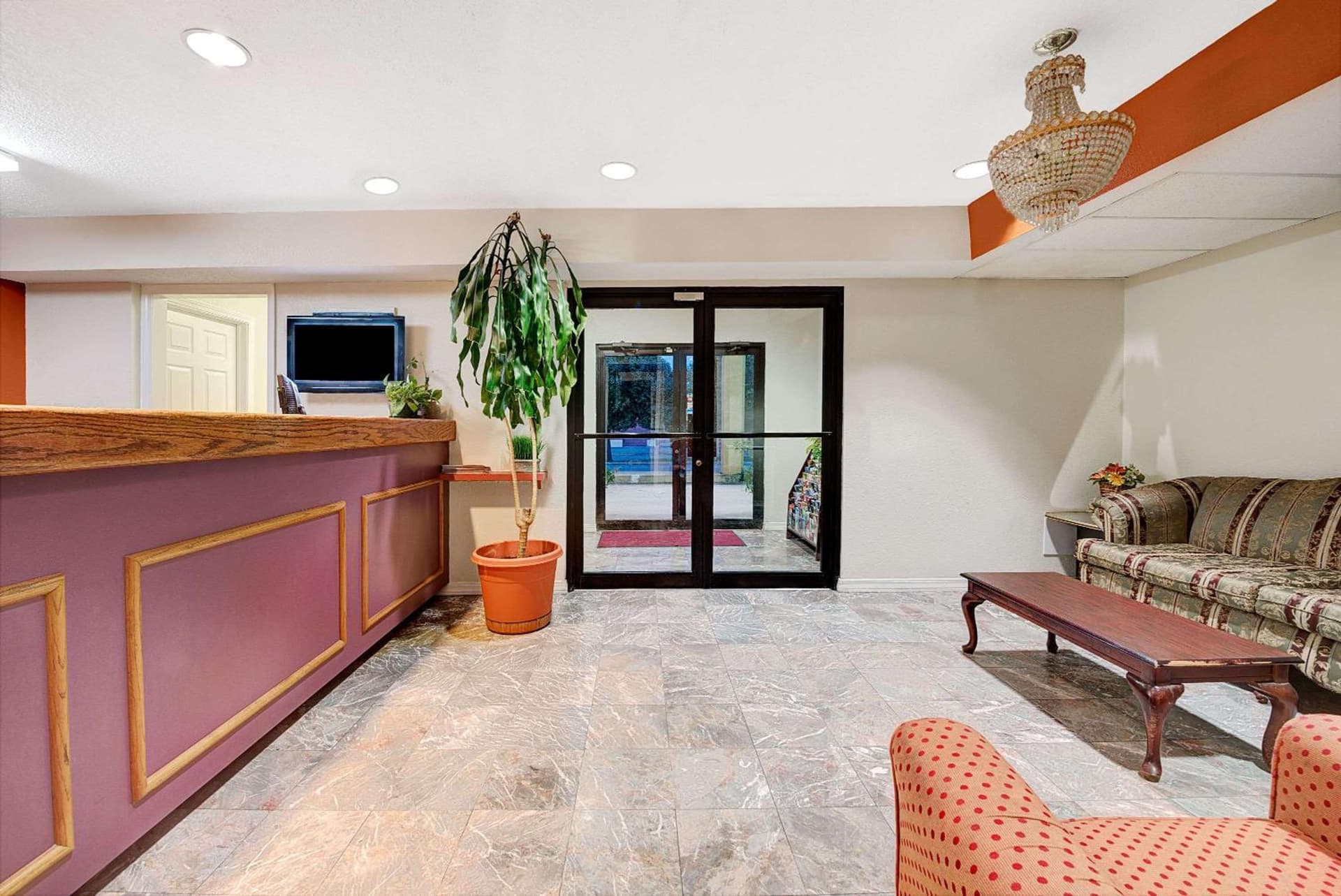 Super 8 by Wyndham Dallas South interior in Dallas, TX — gallery photo 2