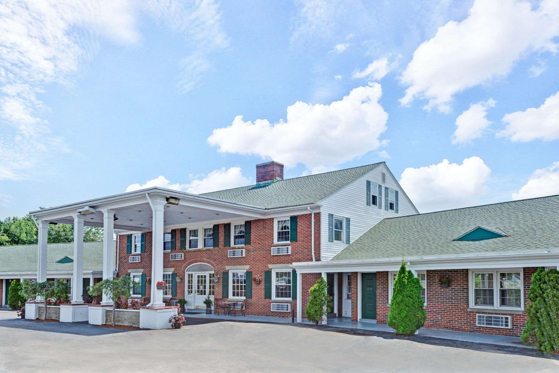 Colonial Inn Seekonk gallery photo in Seekonk, MA — image 45