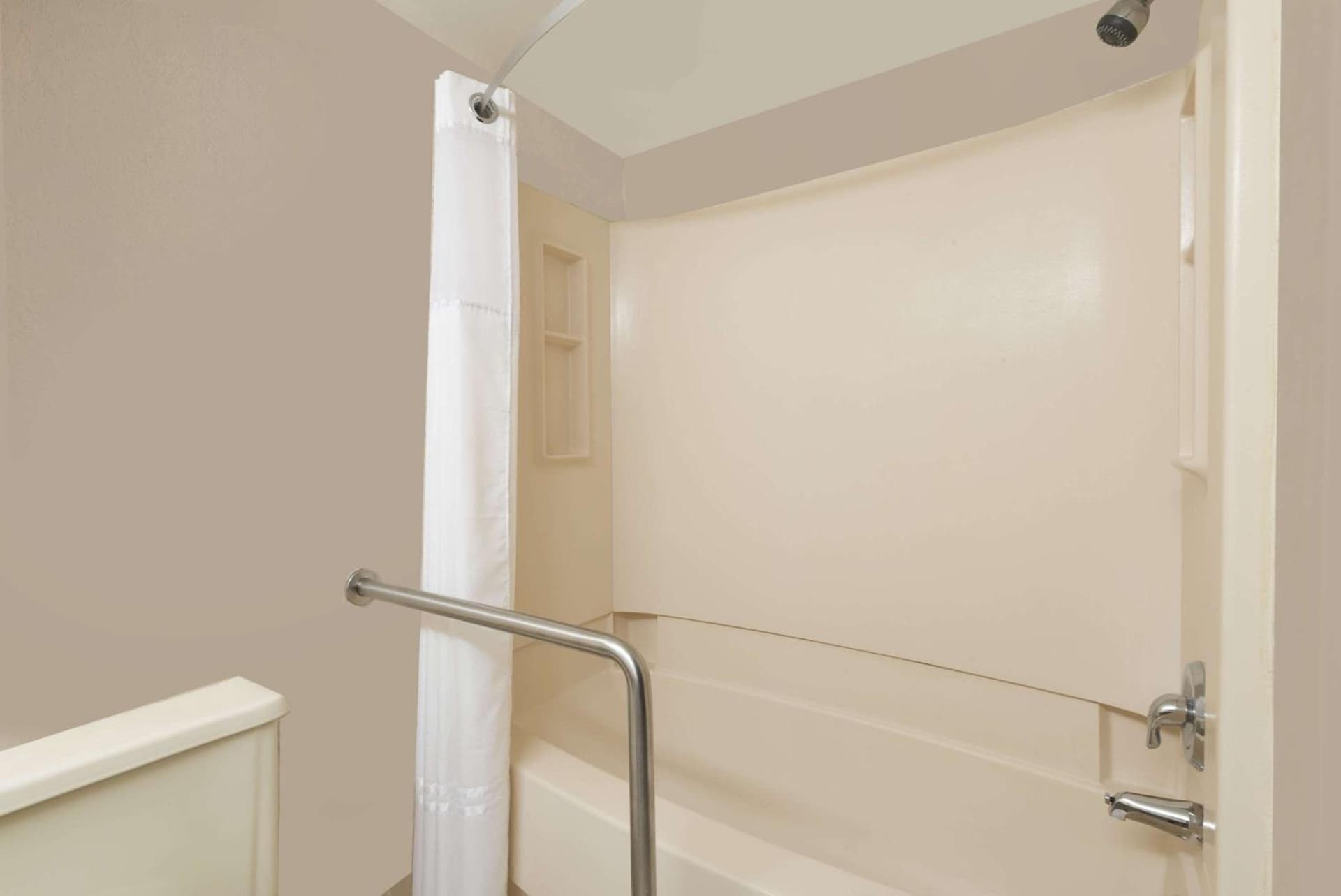 Super 8 by Wyndham Miamisburg Dayton S Area OH property views in Miamisburg, OH — gallery photo 3