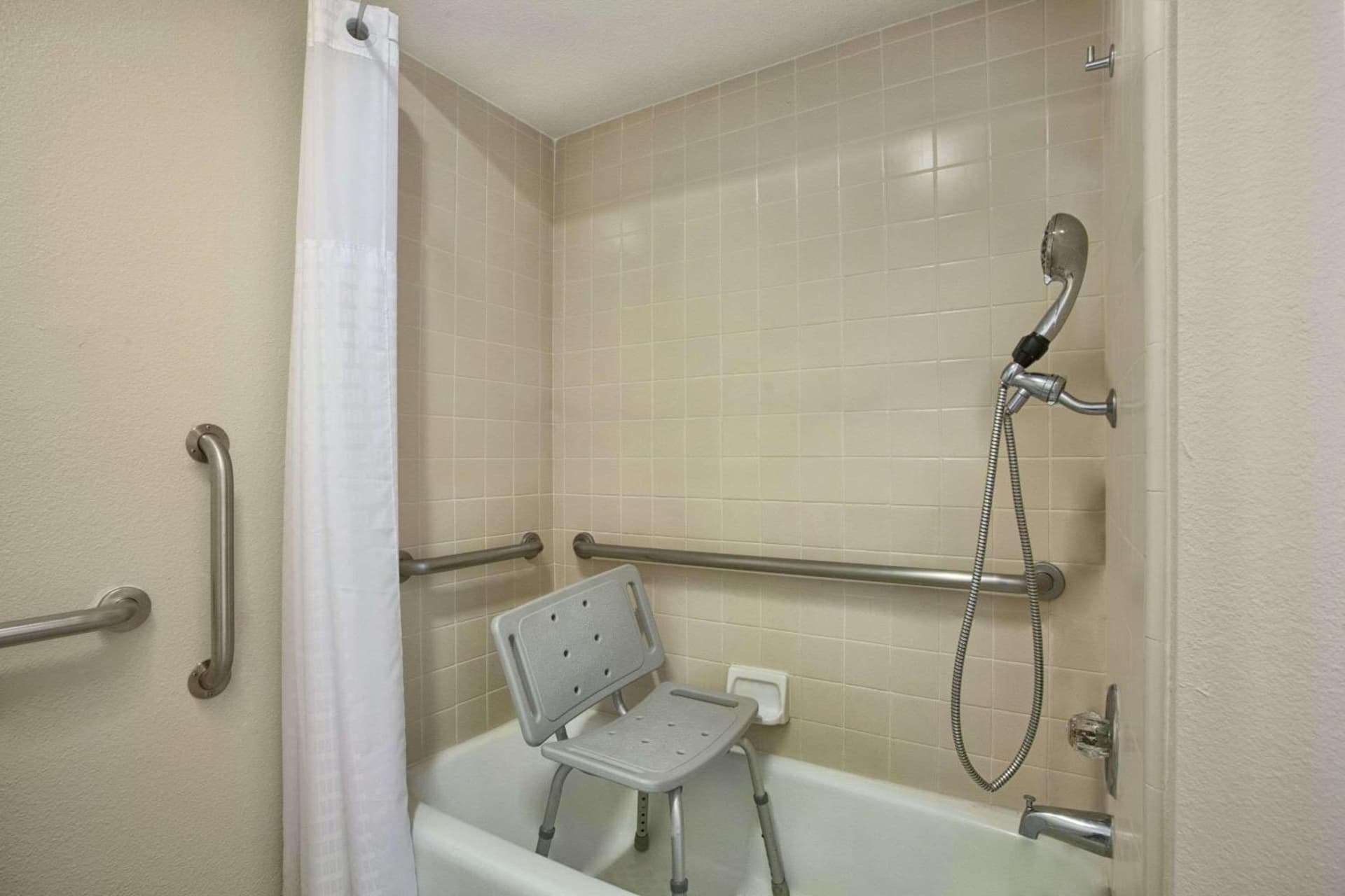 Red Lion Inn & Suites Lemoore gallery photo in Lemoore, CA — image 22